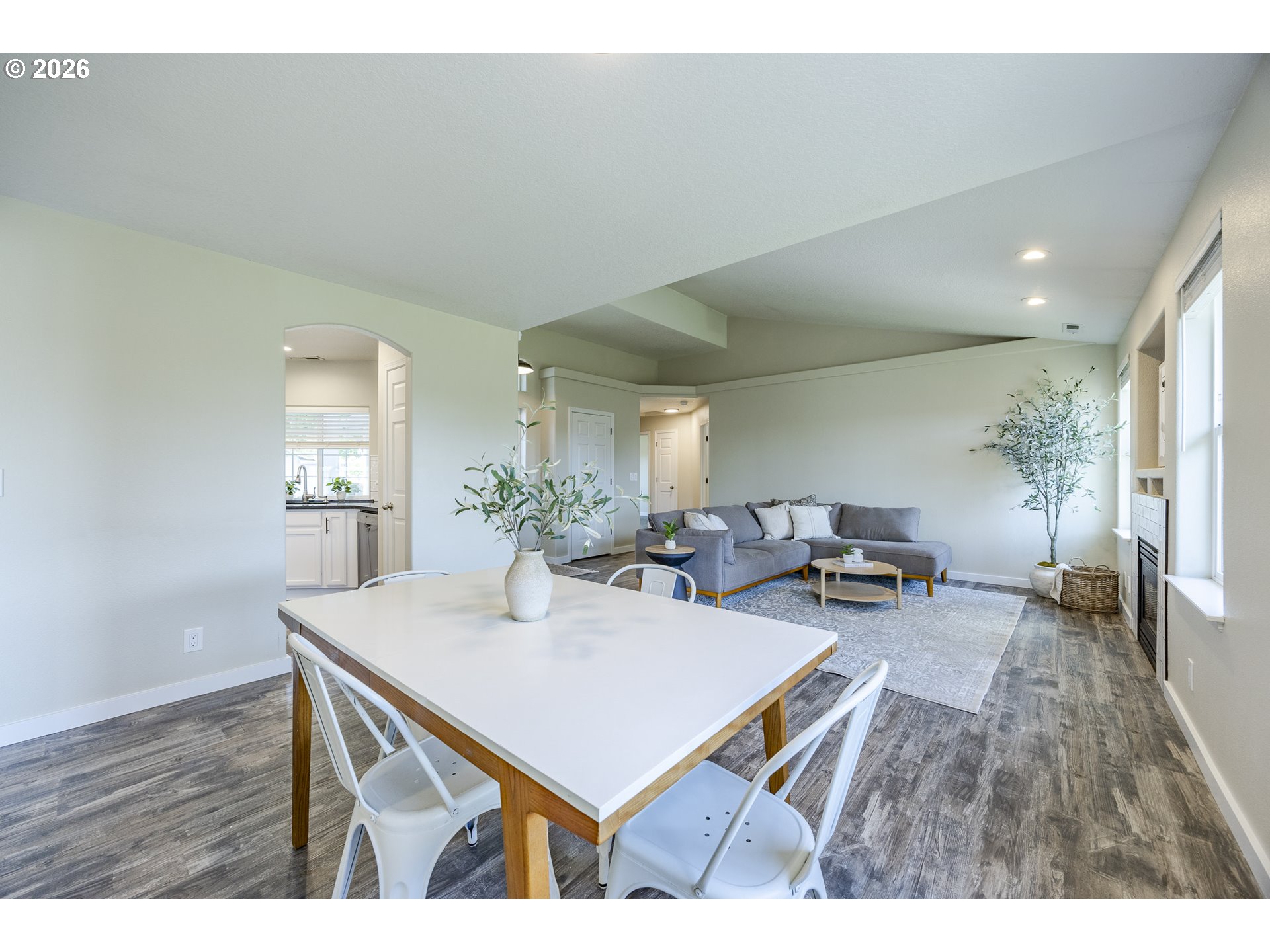 1580 IRON HORSE RD