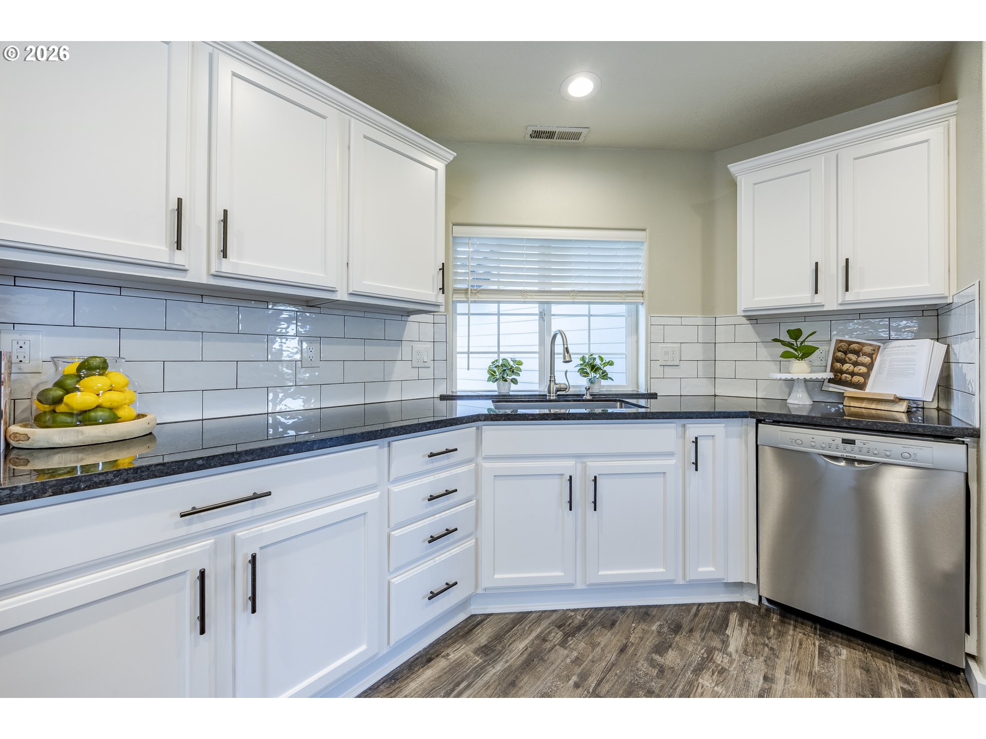 1580 IRON HORSE RD