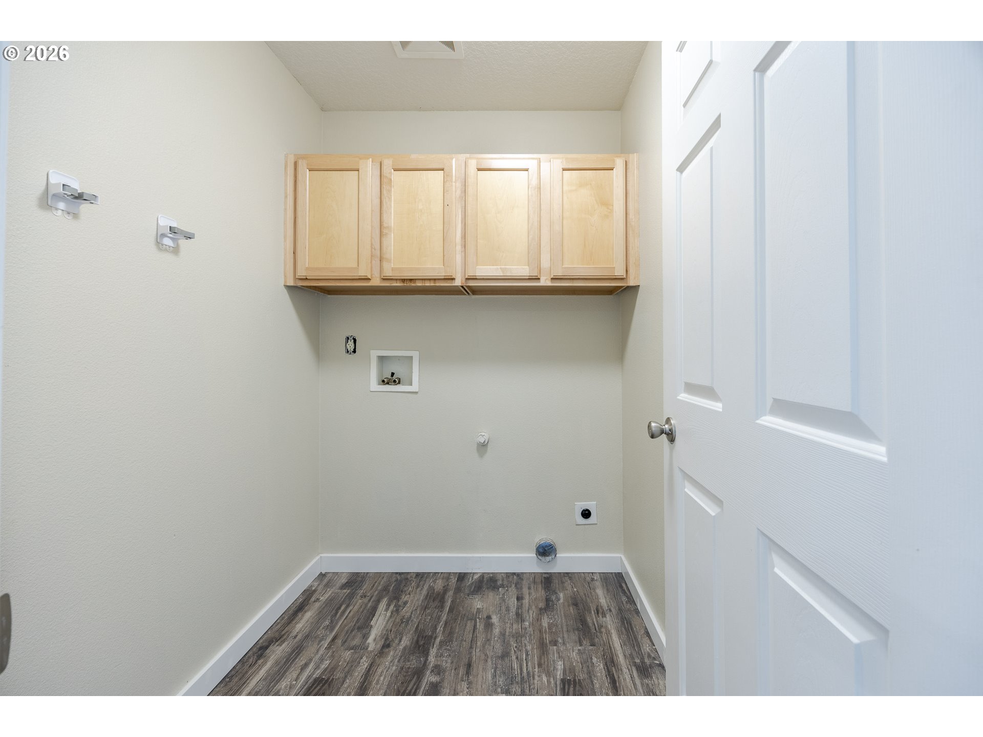 1580 IRON HORSE RD