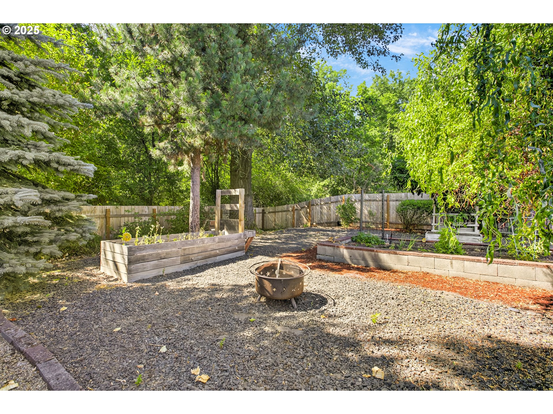 1740 LABONA DR