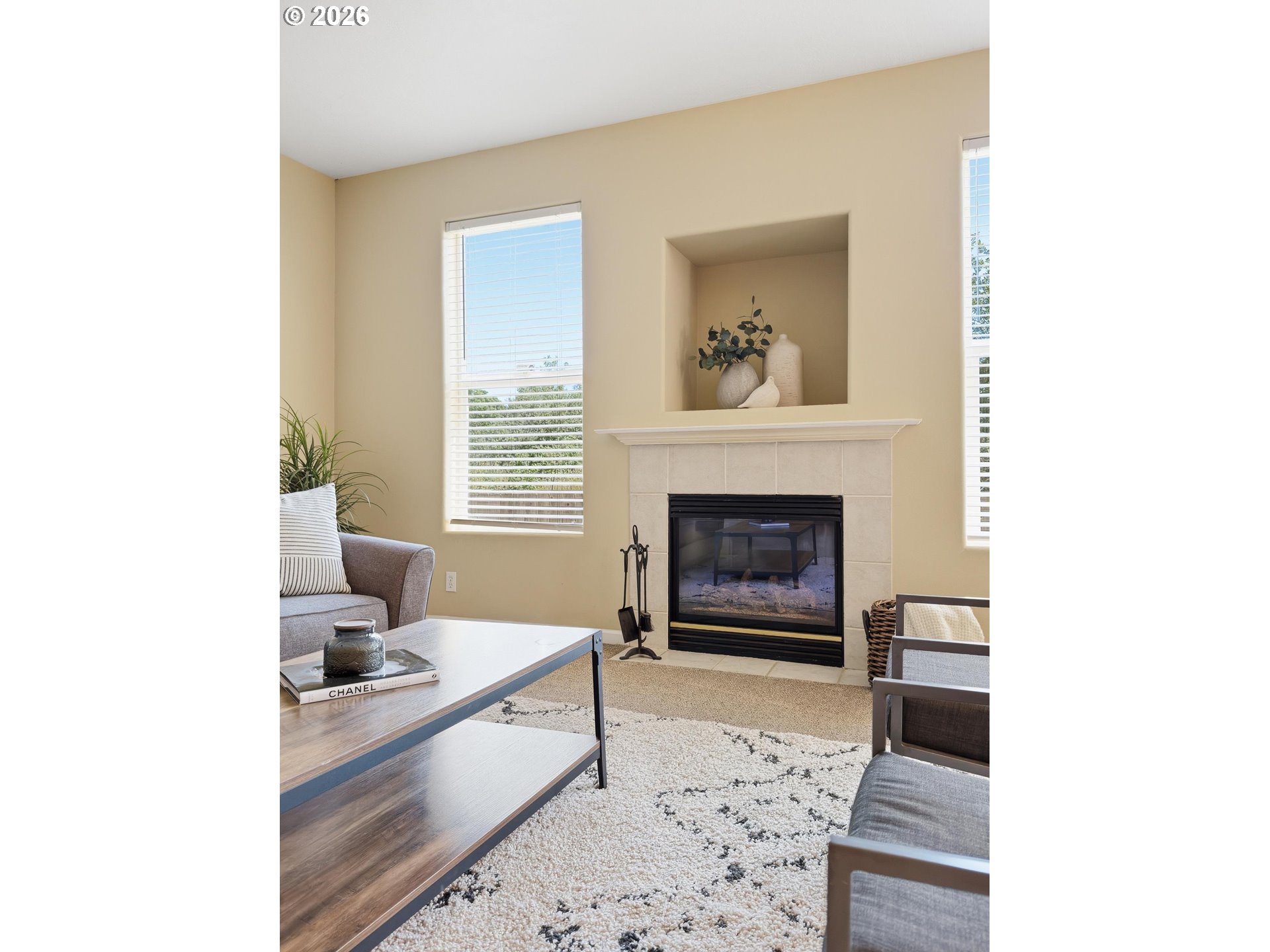 5244 DONOHOE AVE