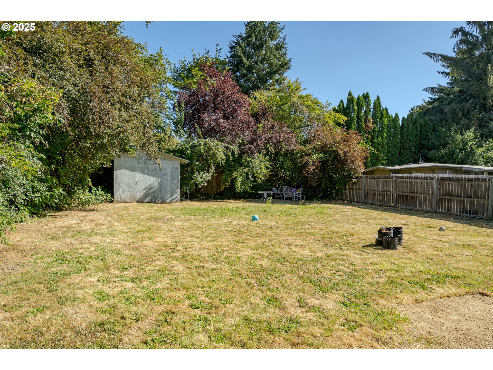 881 E 24TH AVE