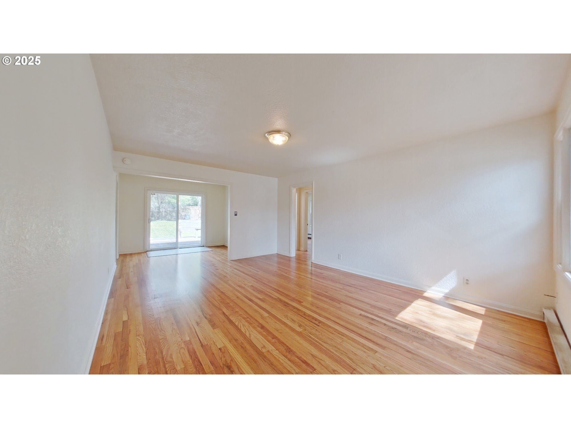 881 E 24TH AVE