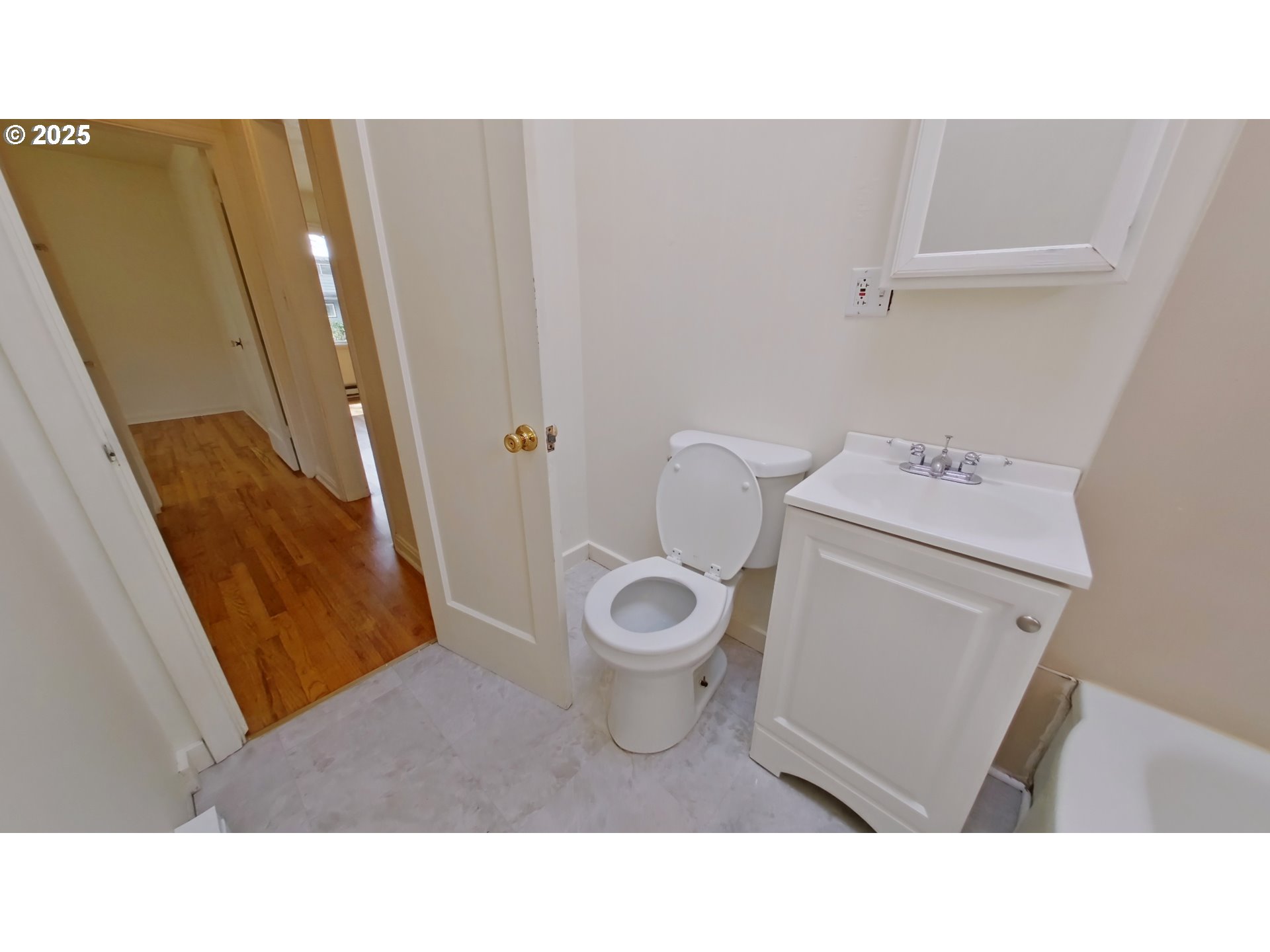 881 E 24TH AVE