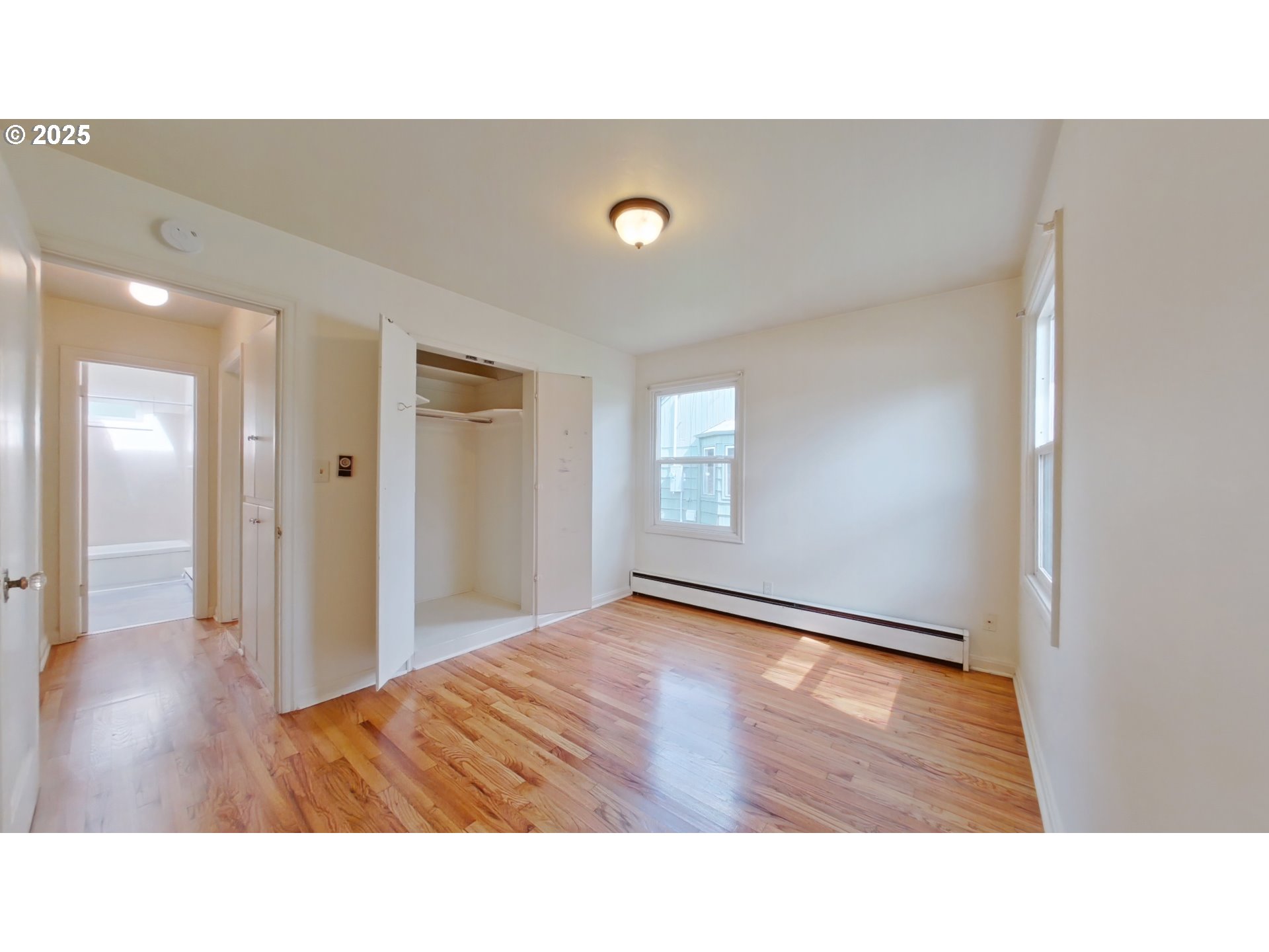 881 E 24TH AVE