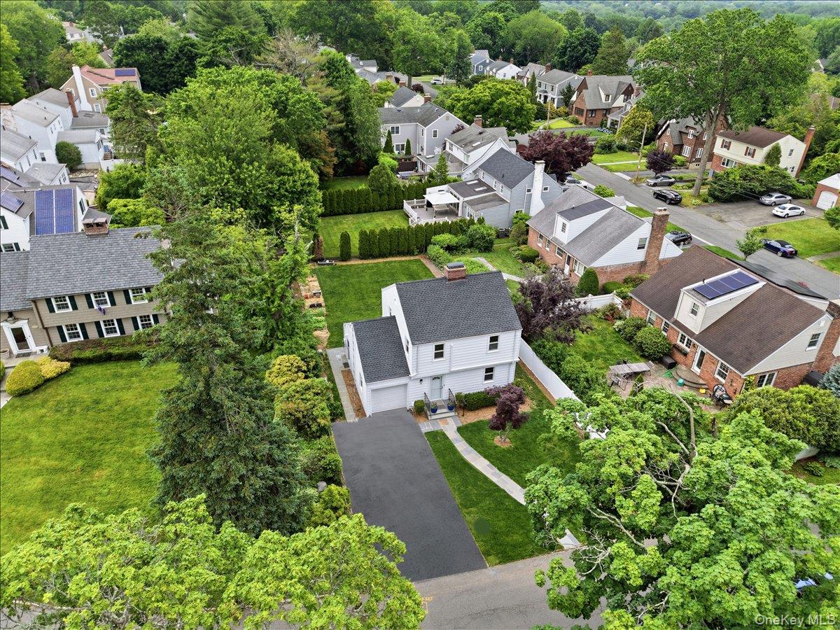 6 Deerfield Avenue