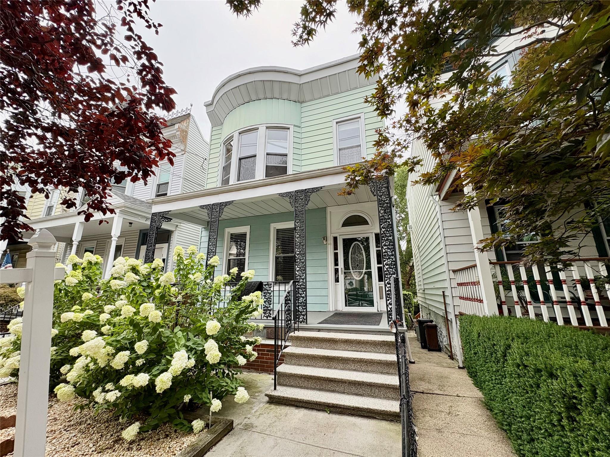 324 E 239th Street