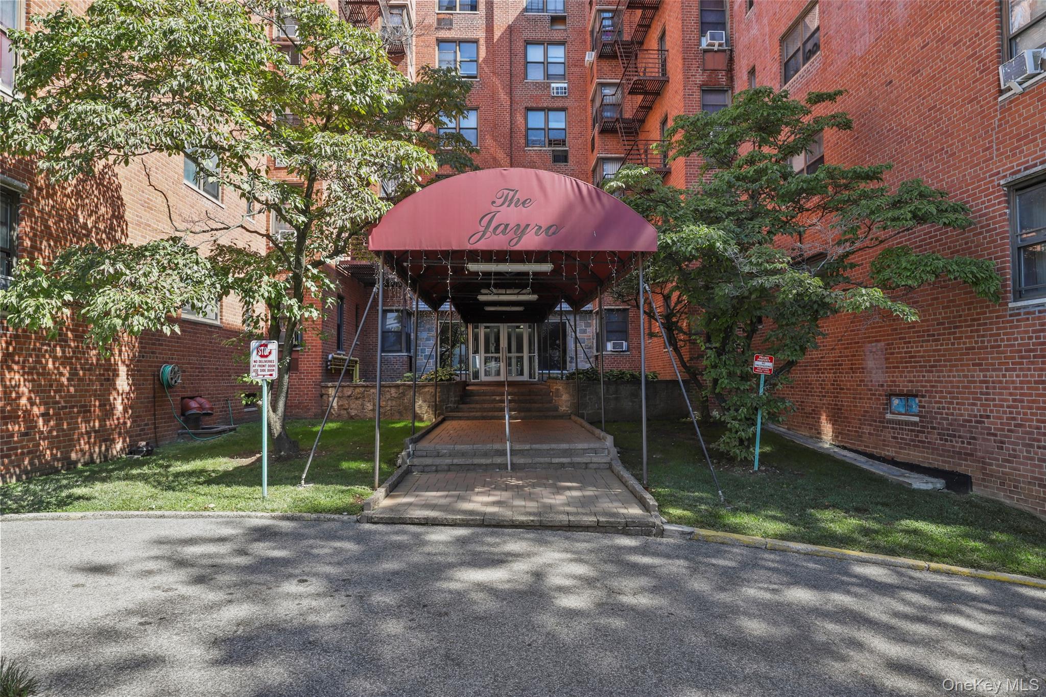555 Bronx River Rd Unit: 1J