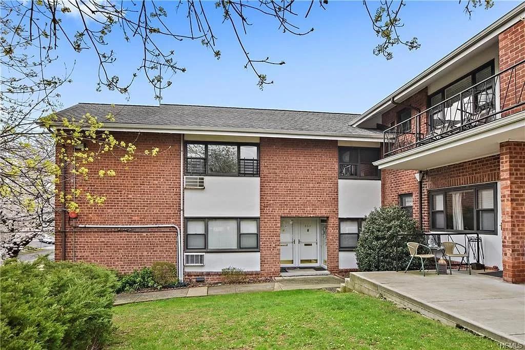 50 West Street Unit: B1B