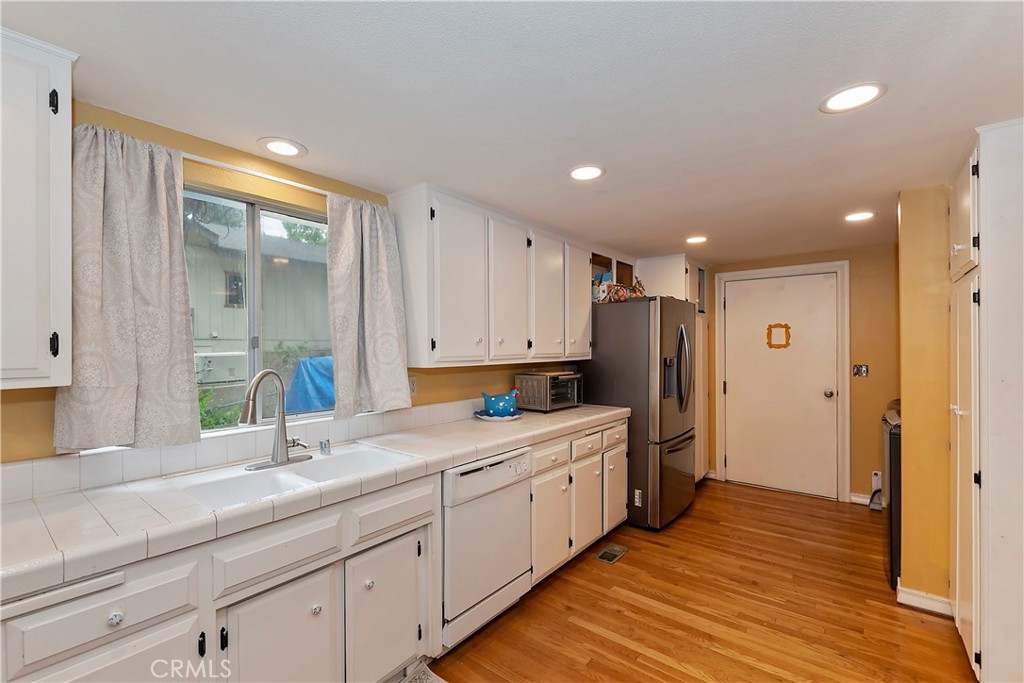 30997 Wild Oak Drive