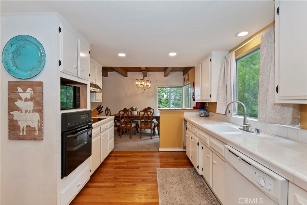 30997 Wild Oak Drive