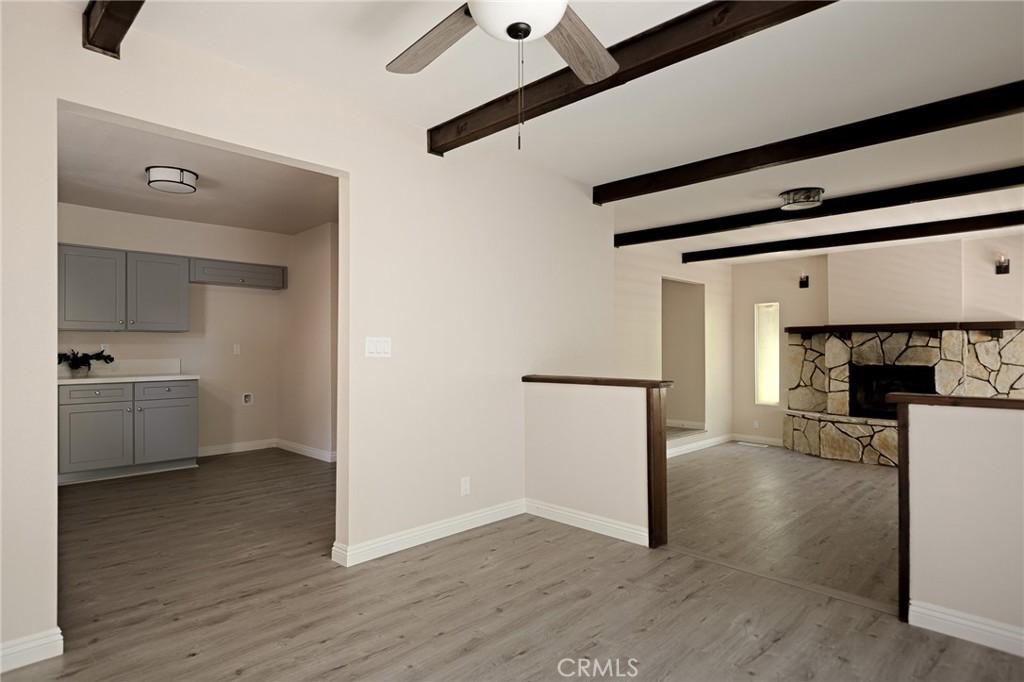 833 East Victoria