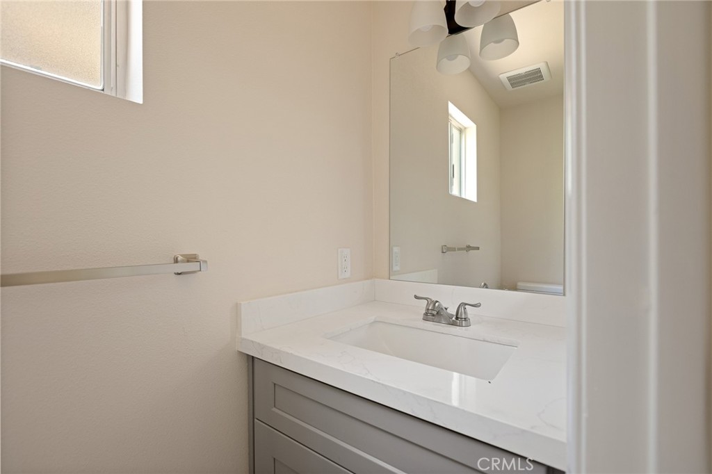 833 East Victoria