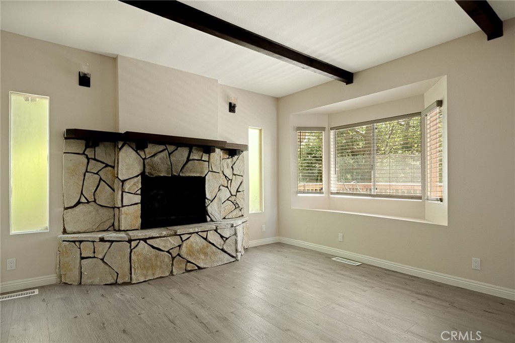 833 East Victoria