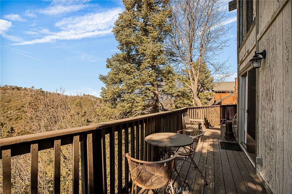 1256 Grass Valley