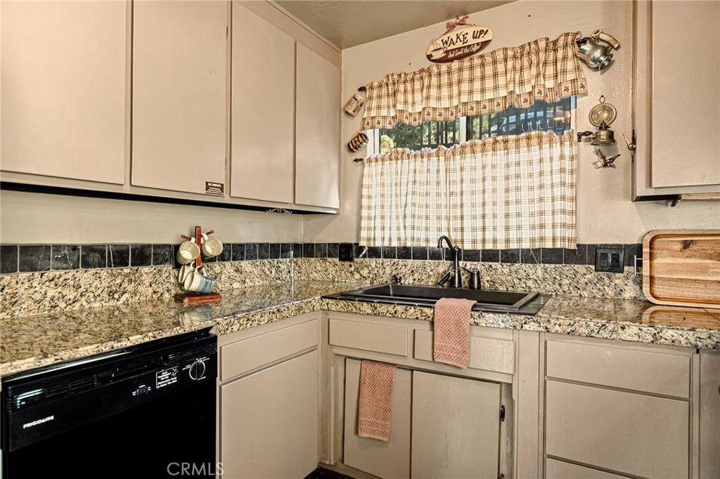 1256 Grass Valley