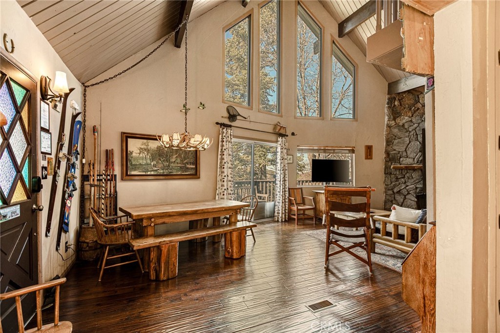 1256 Grass Valley