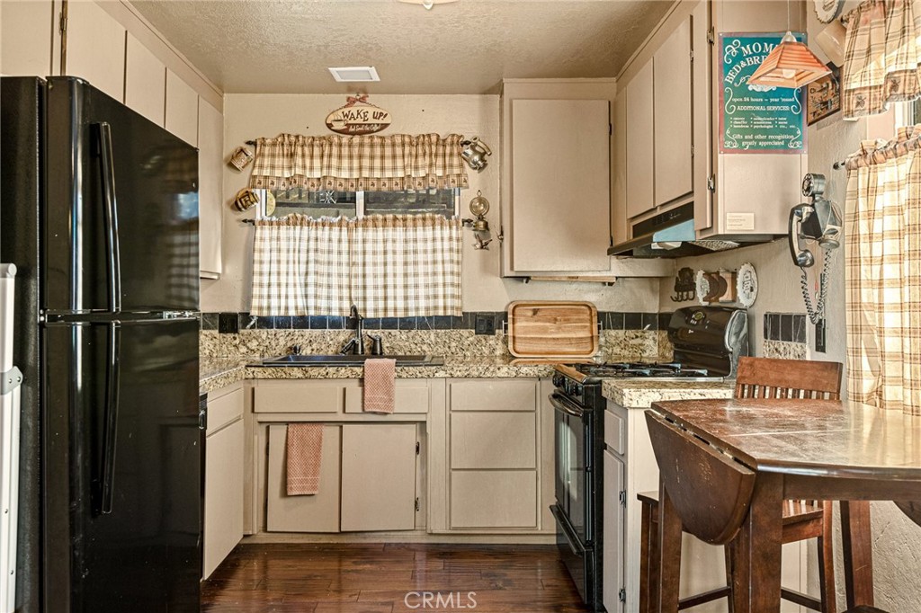 1256 Grass Valley