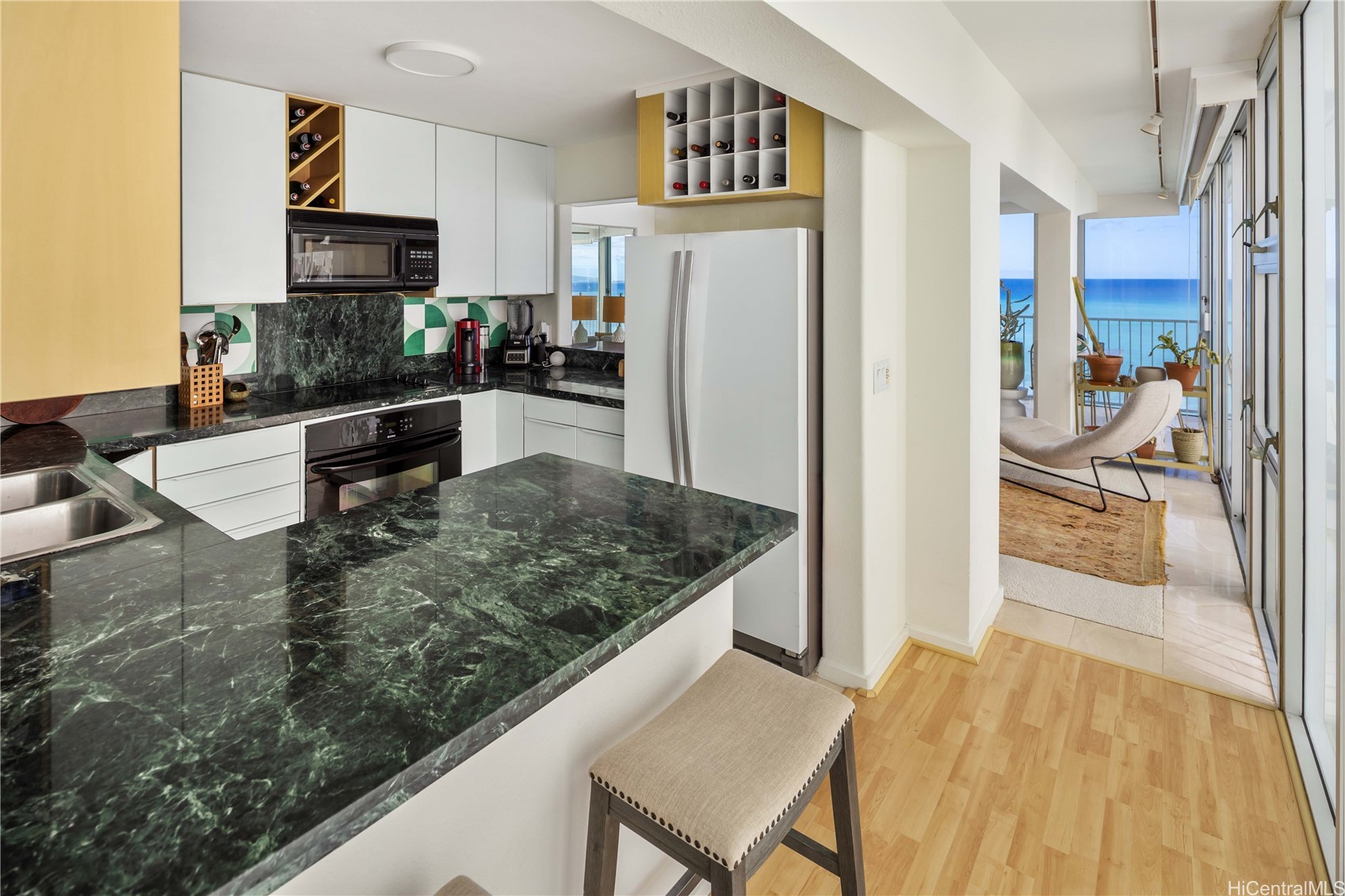 3015 Kalakaua Avenue 902