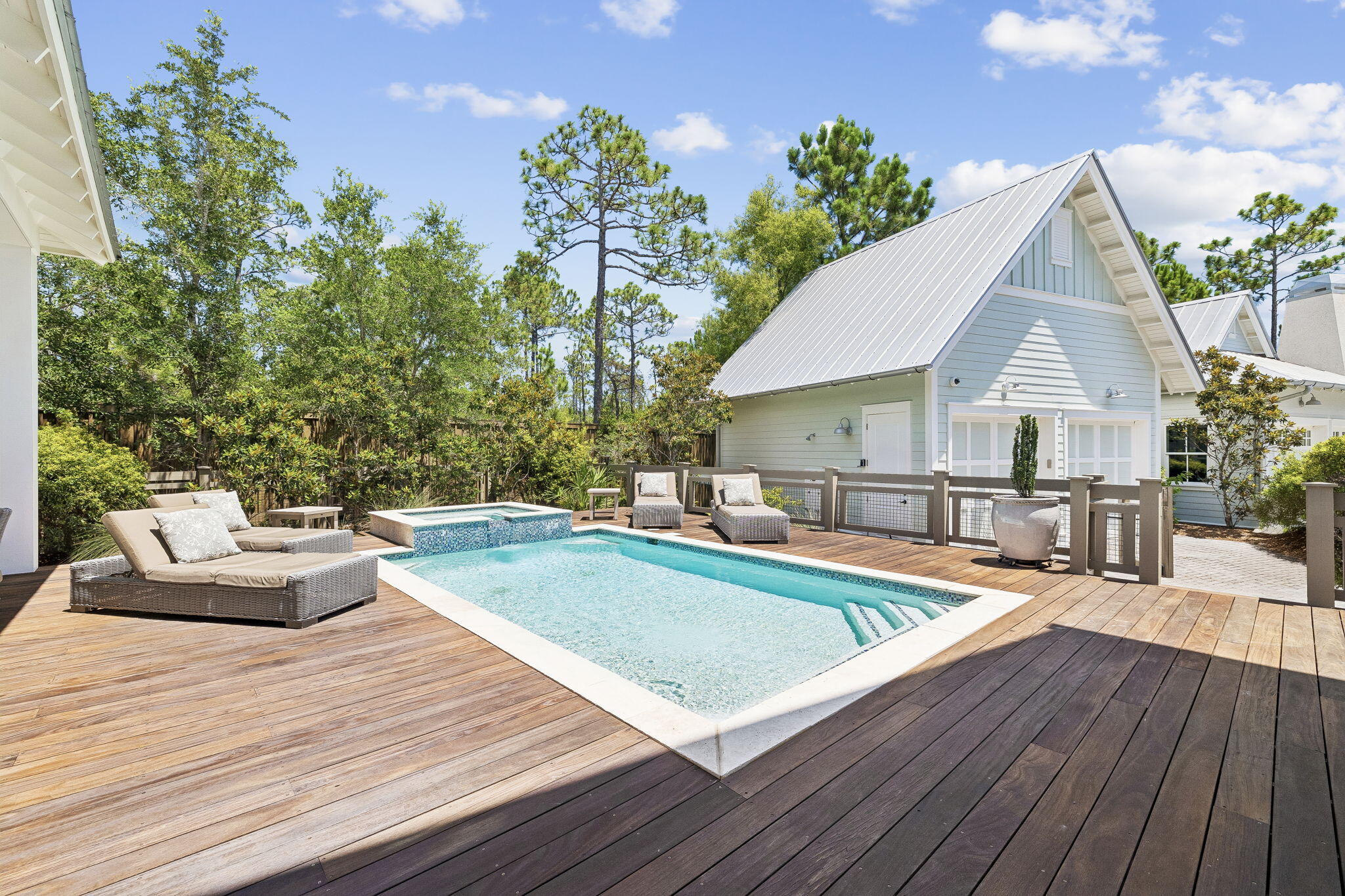 514 E Royal Fern Way