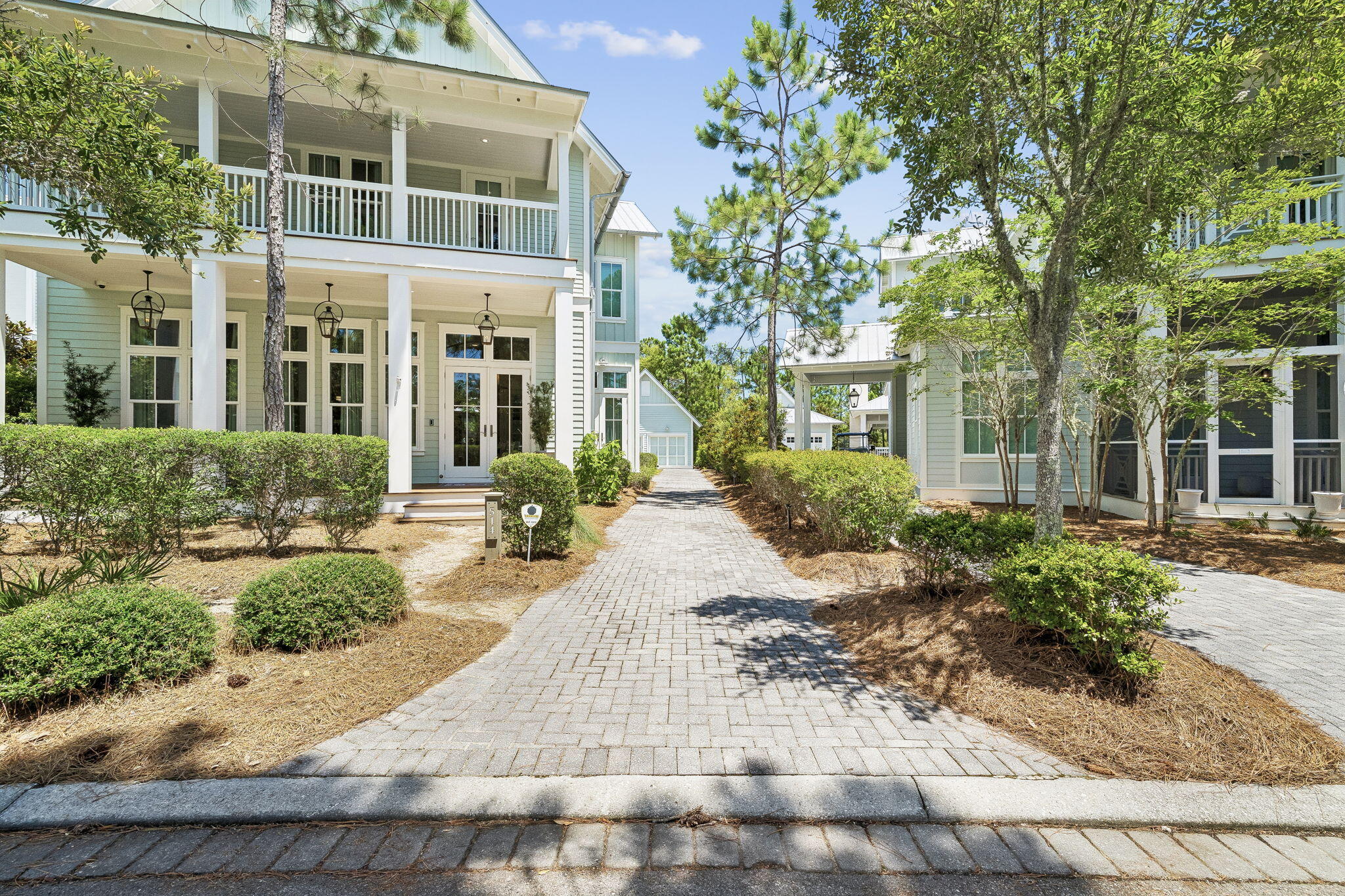 514 E Royal Fern Way