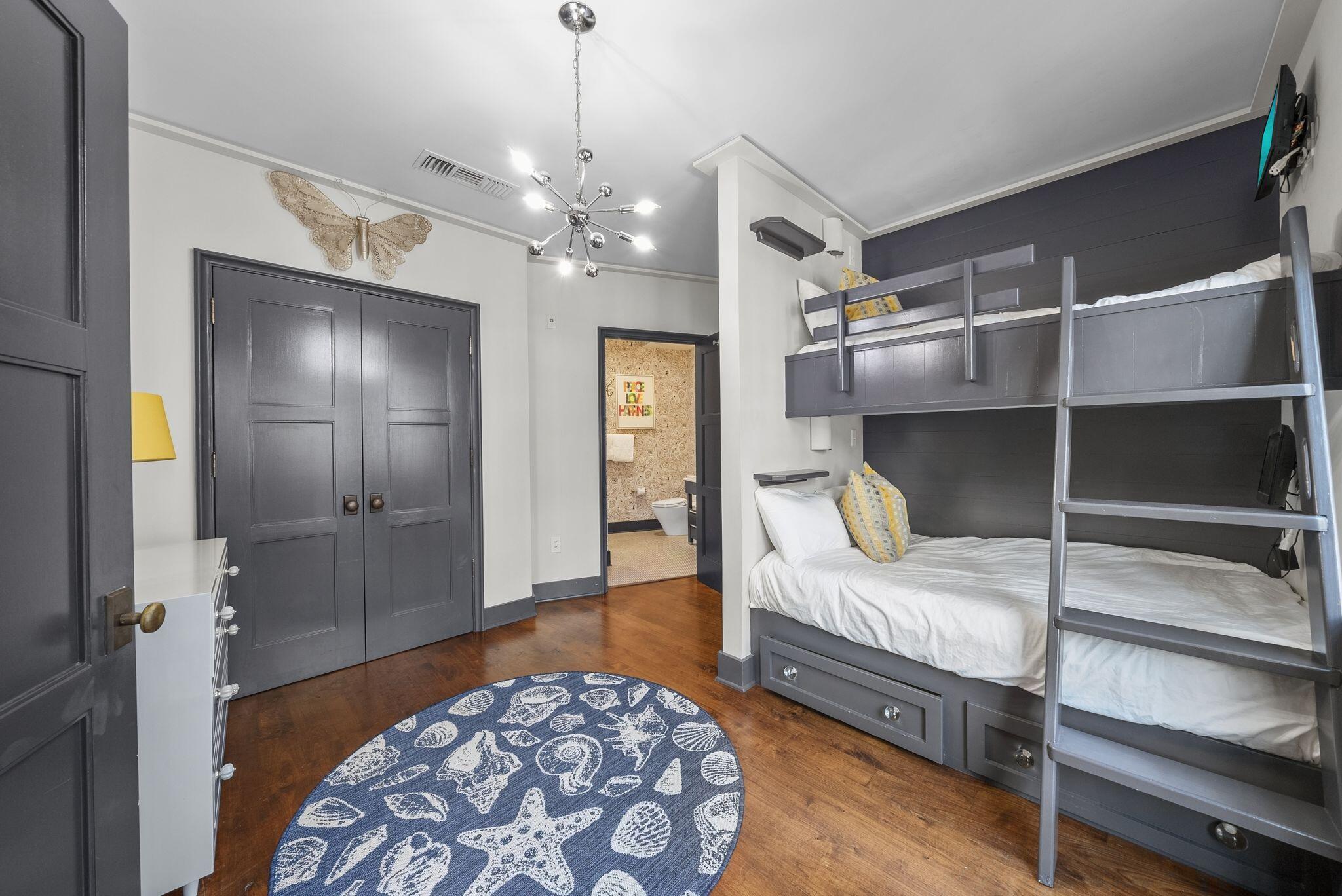 78 N Barrett Square # 1
