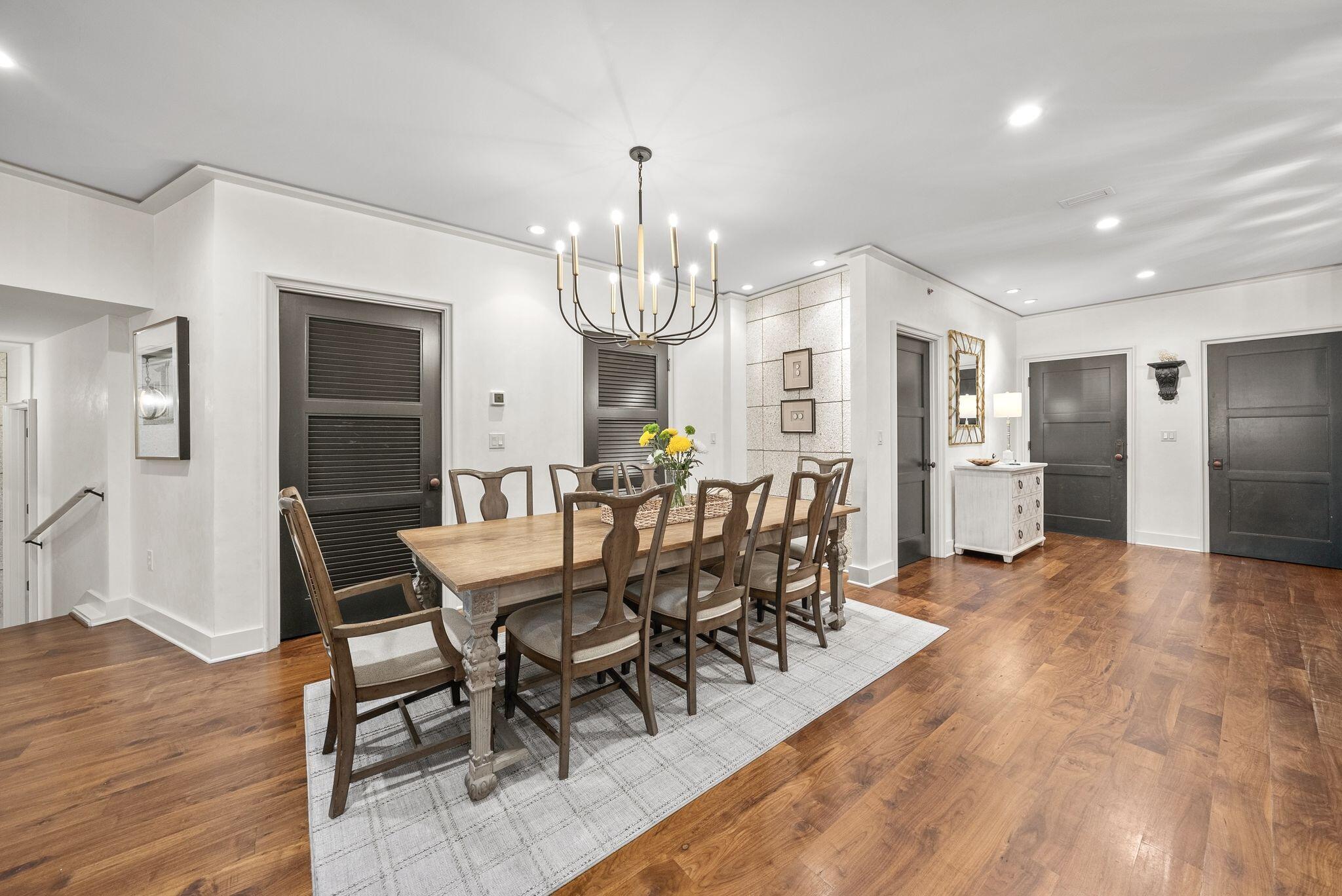 78 N Barrett Square # 1