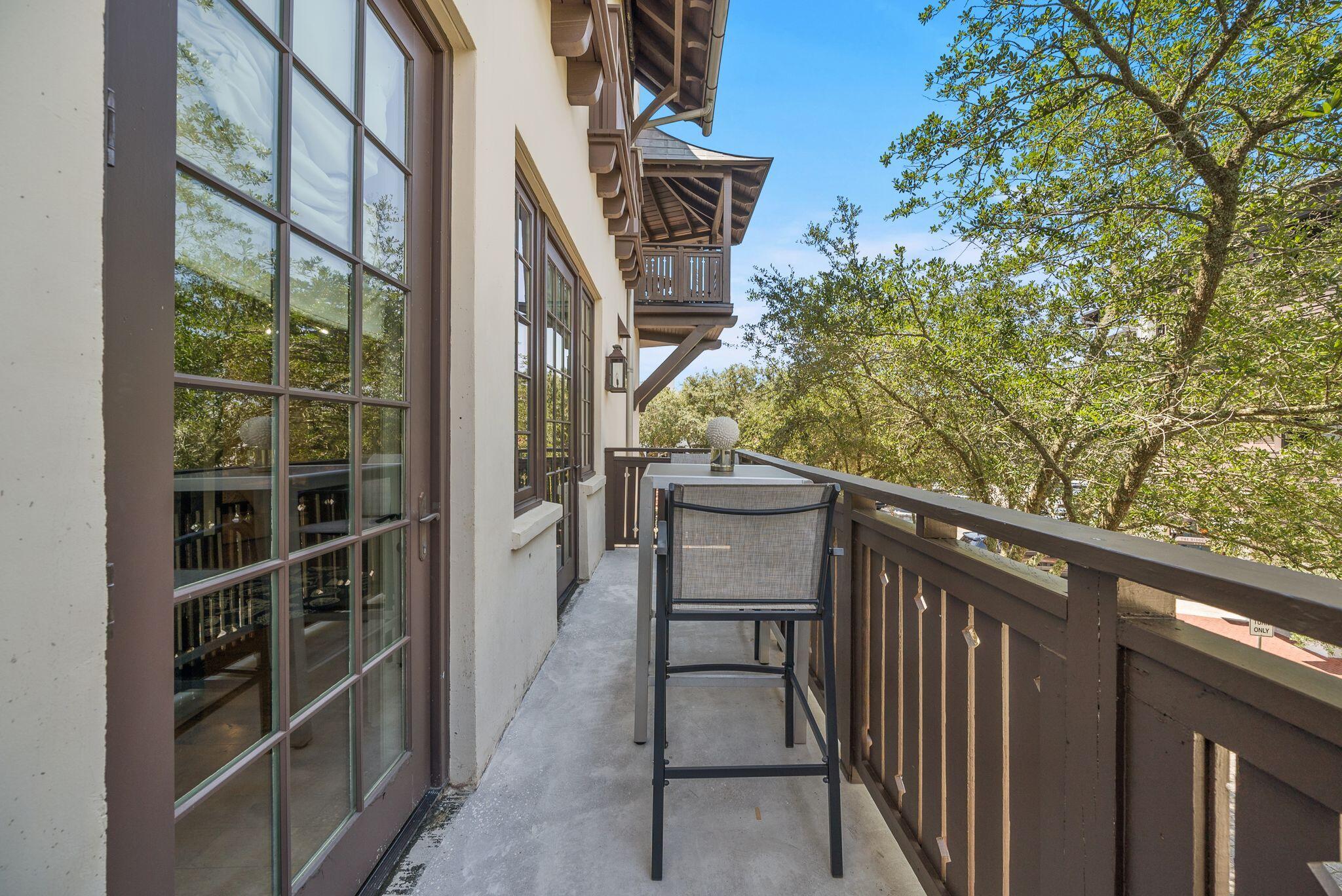 78 N Barrett Square # 1