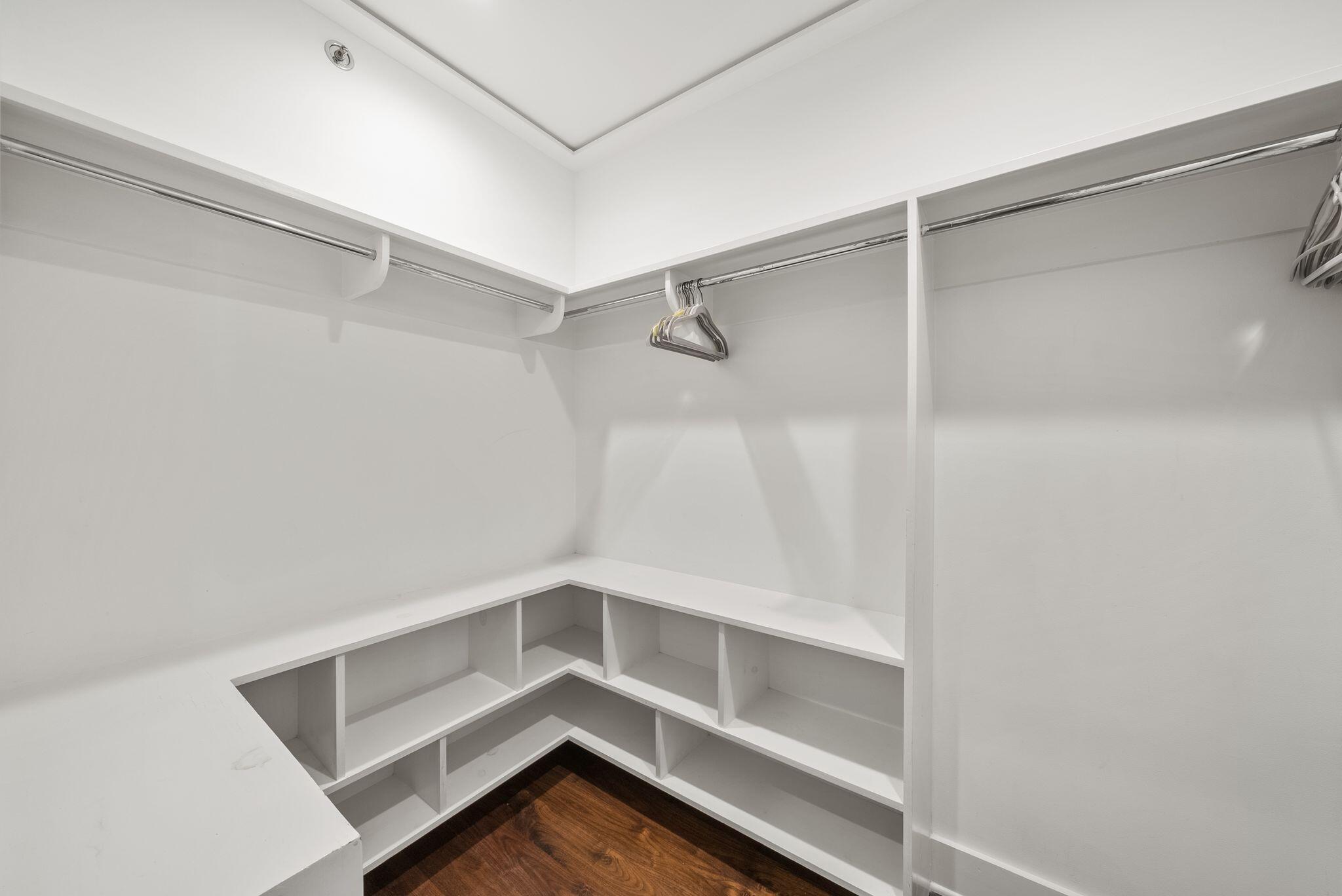 78 N Barrett Square # 1