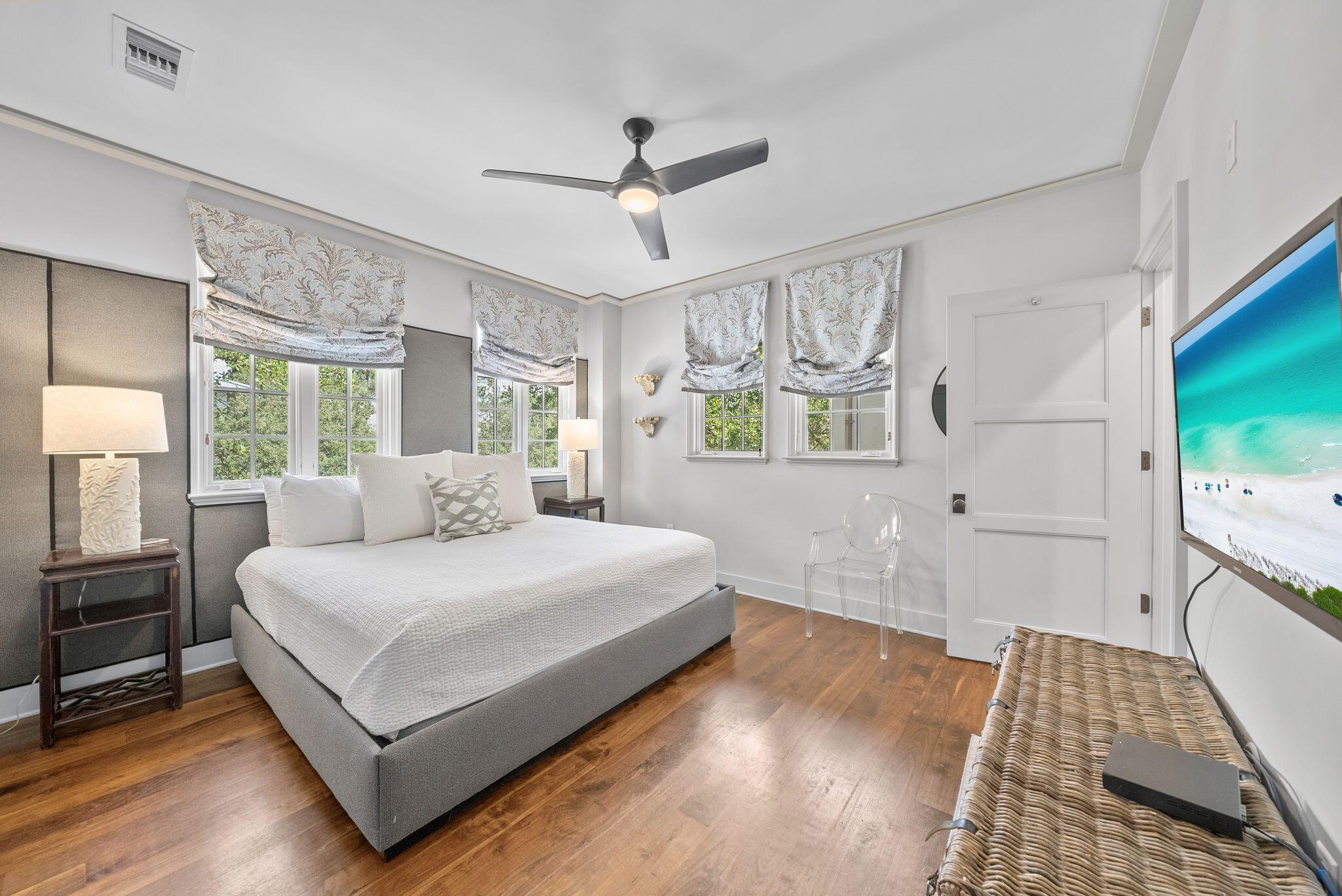 78 N Barrett Square # 1