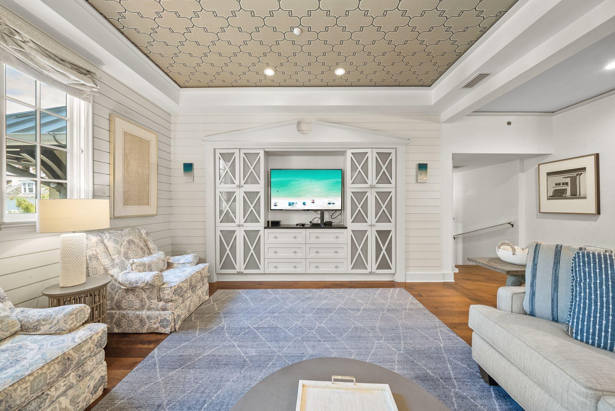 78 N Barrett Square # 1