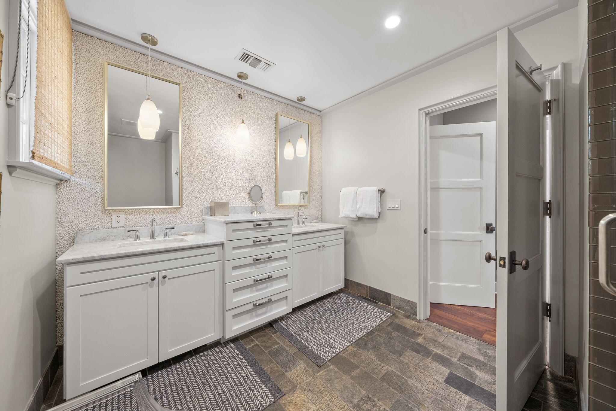 78 N Barrett Square # 1