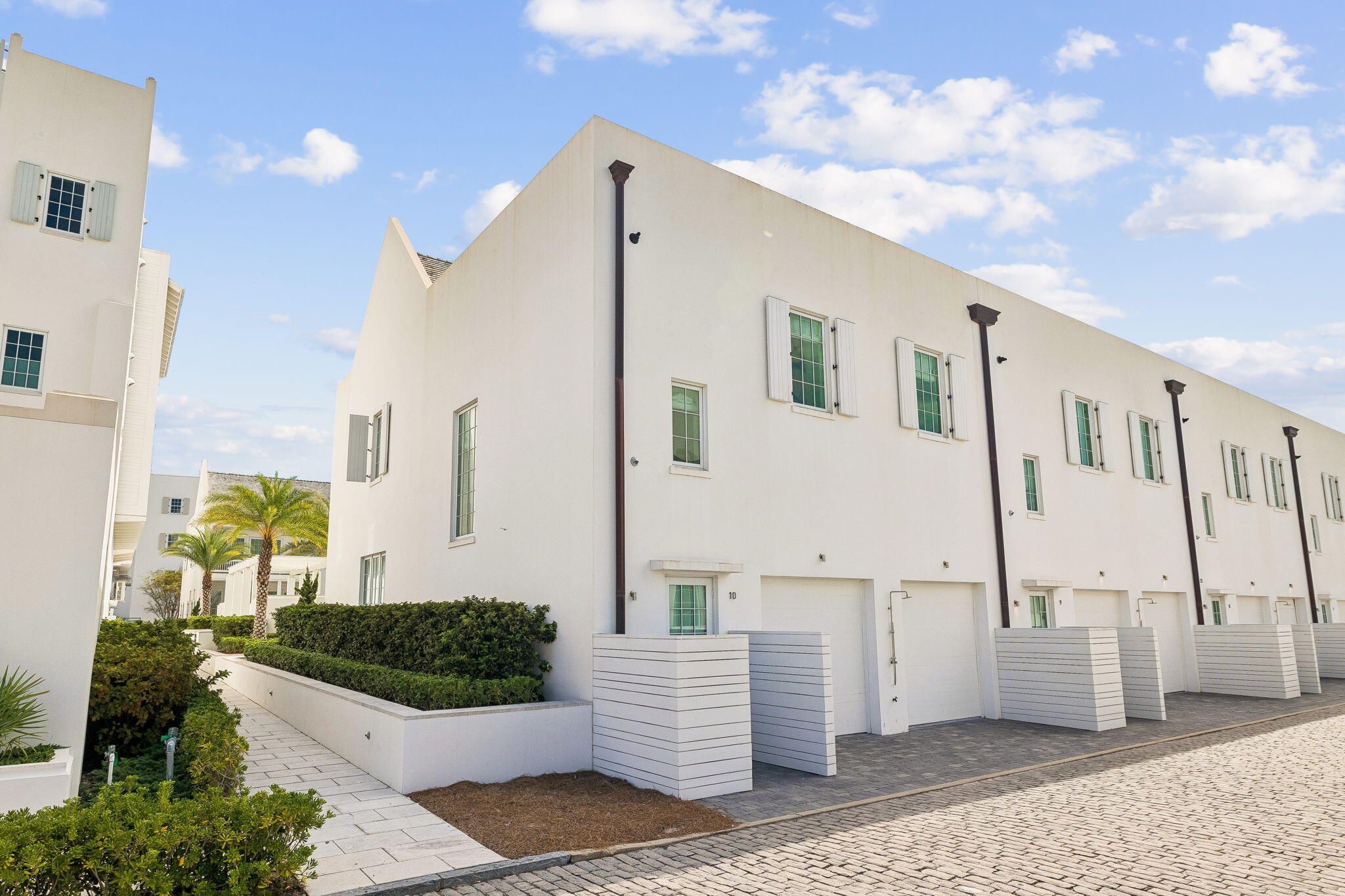 25 Stella Way M10