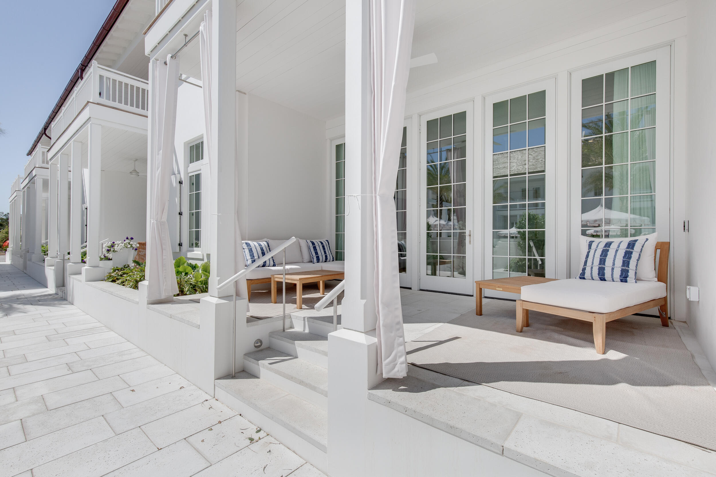 25 Stella Way M10