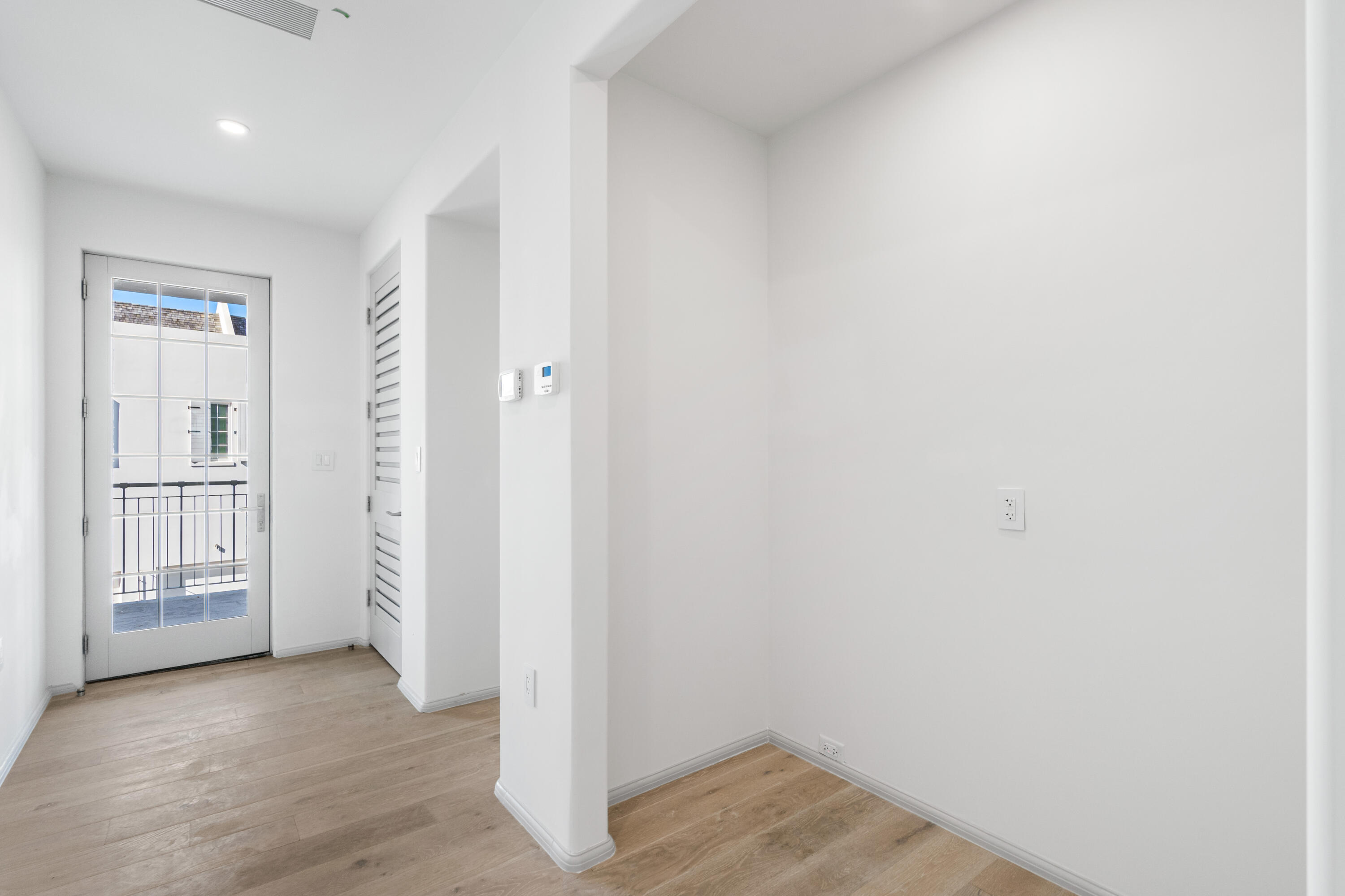 45 W Solaire Way, 201