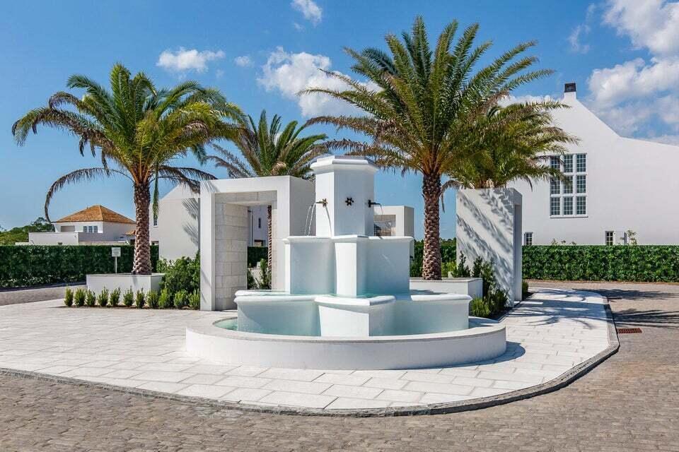 45 W Solaire Way, 201