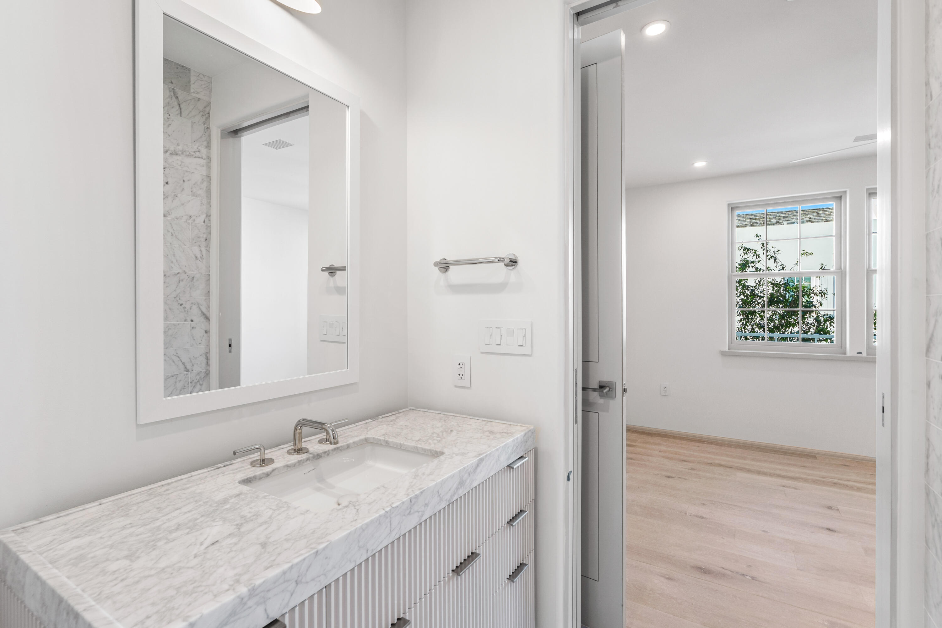 45 W Solaire Way, 201