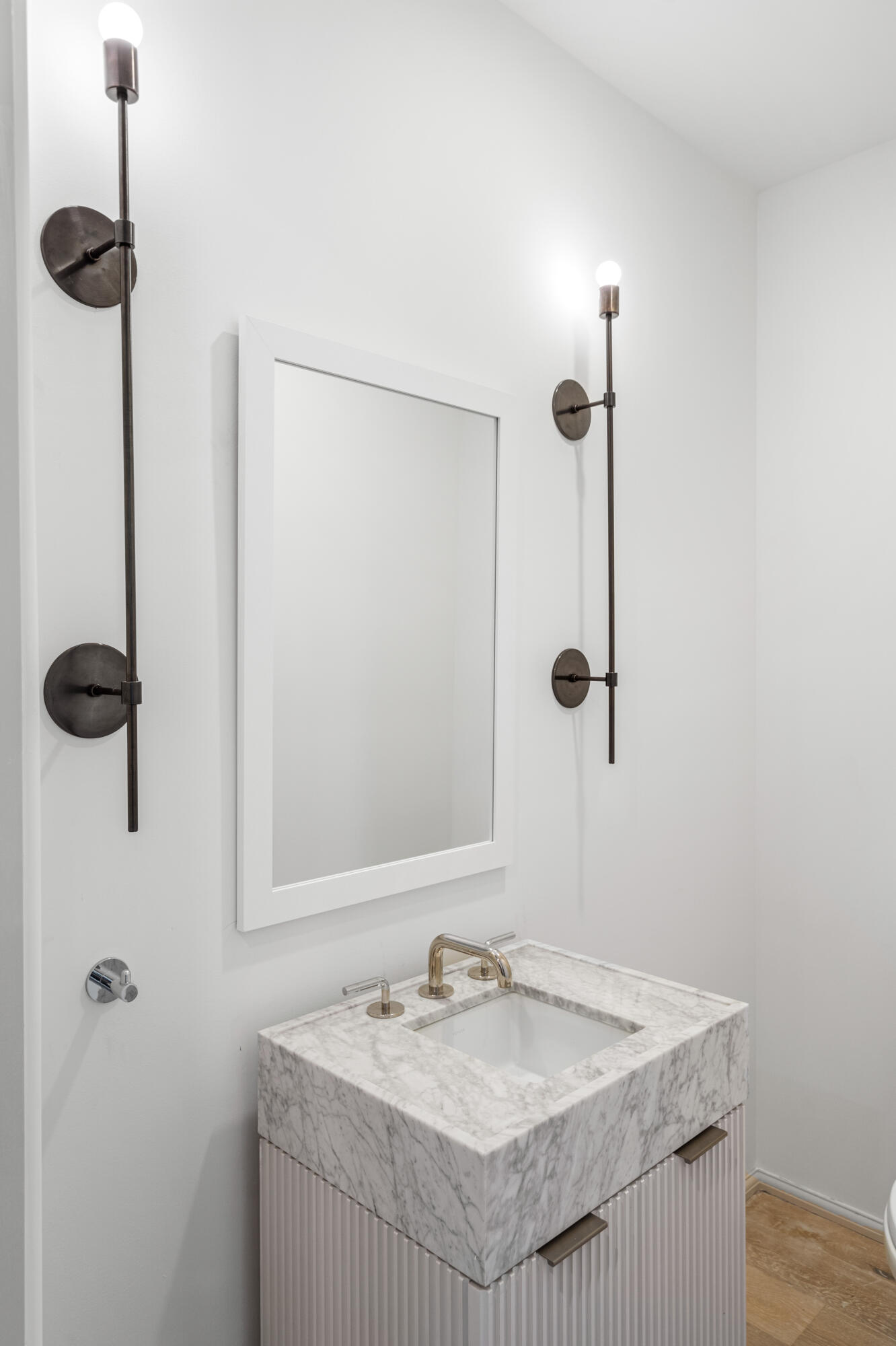 45 W Solaire Way, 105