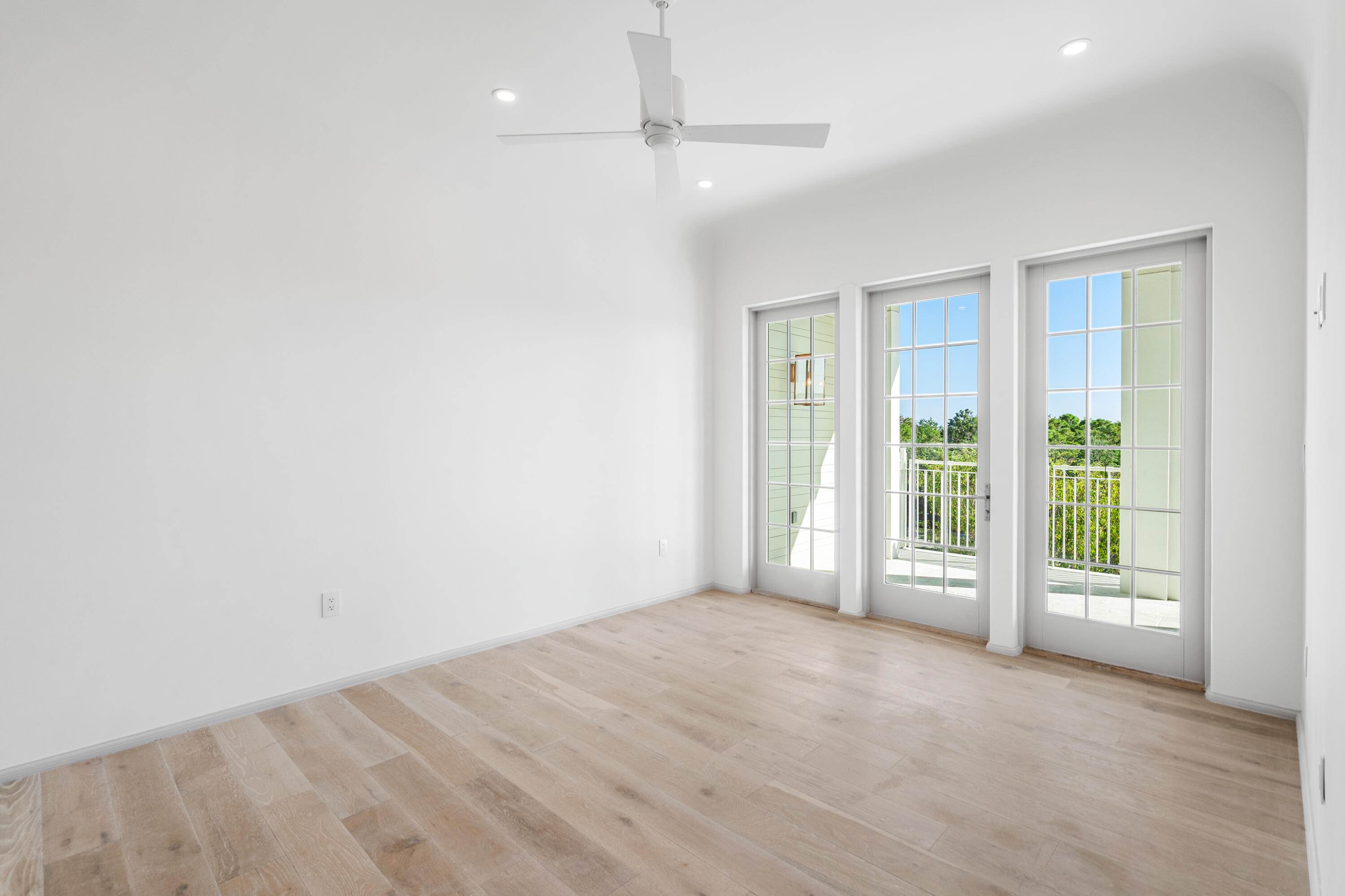 45 W Solaire Way, 105