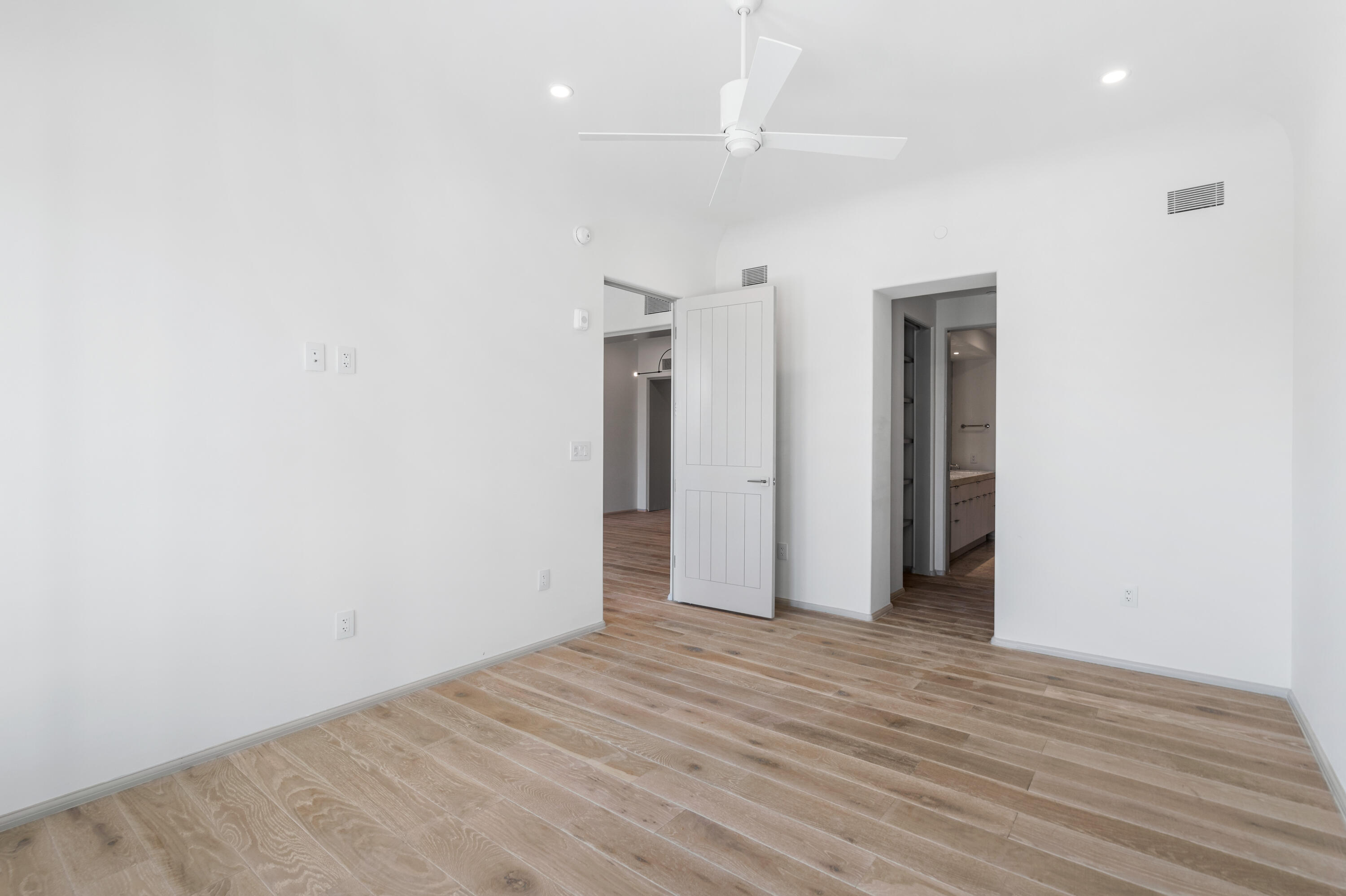 45 W Solaire Way, 105