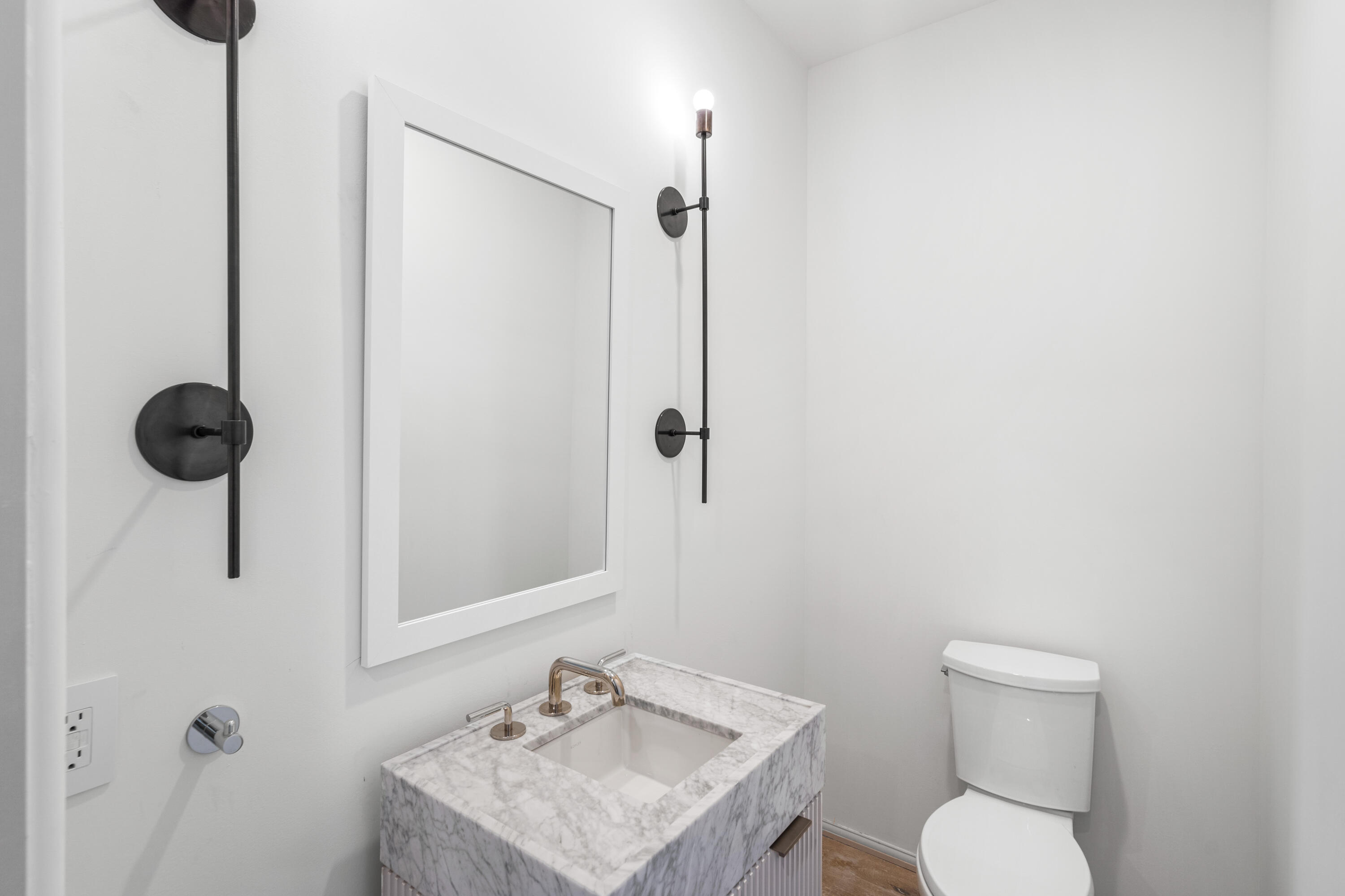 45 W Solaire Way, 105