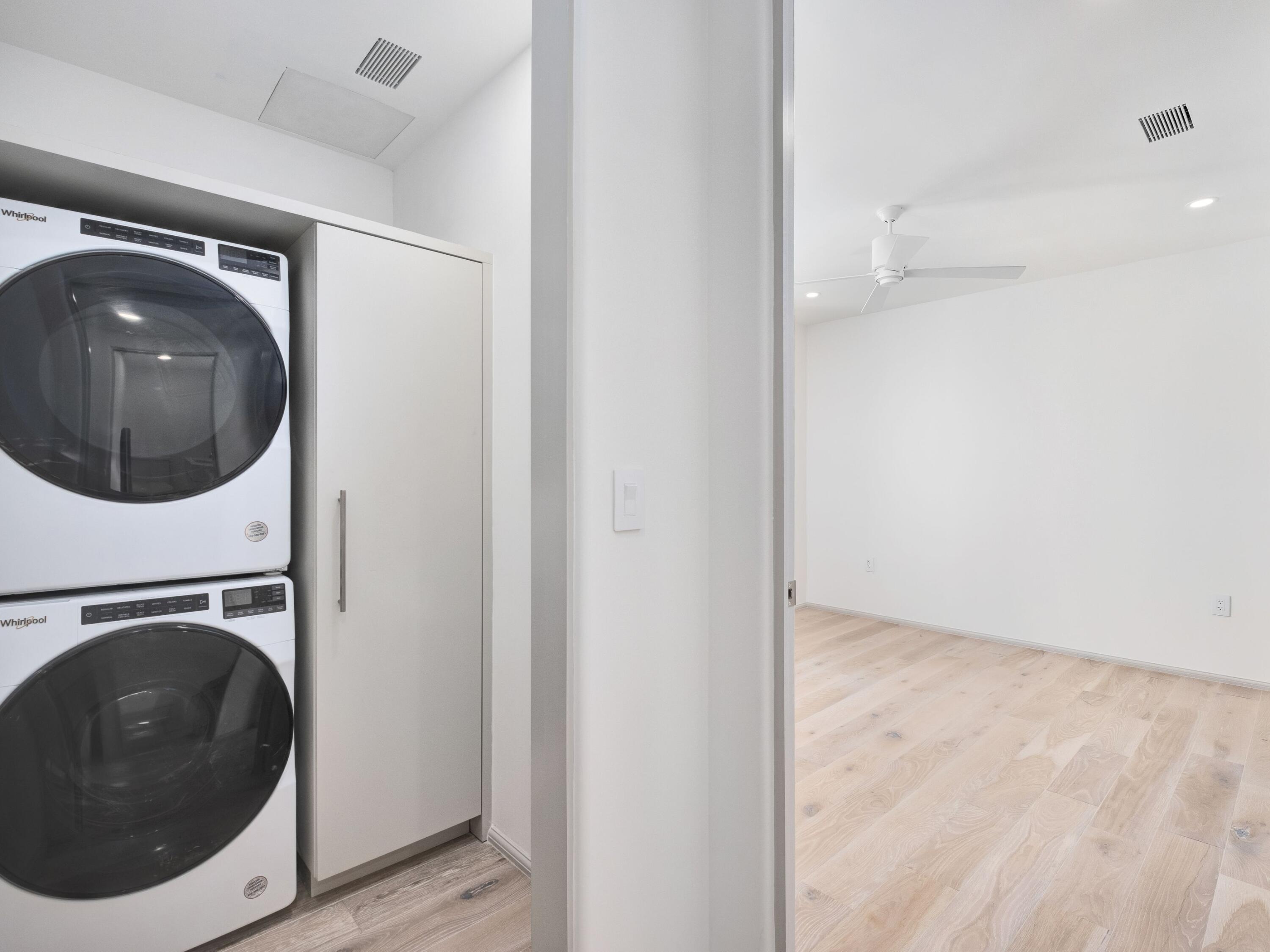 45 W Solaire Way, 304