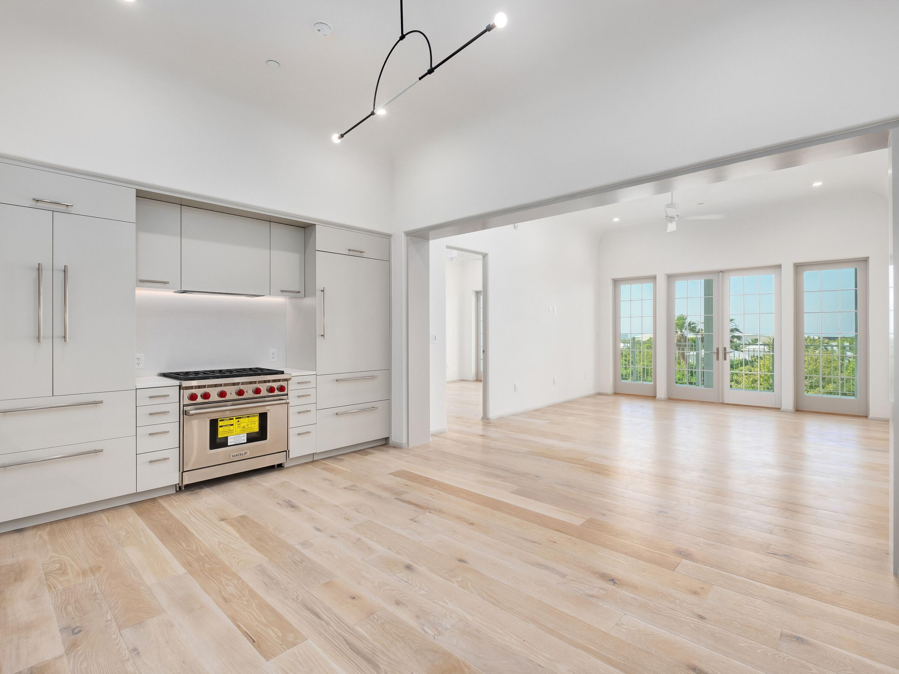 45 W Solaire Way, 304