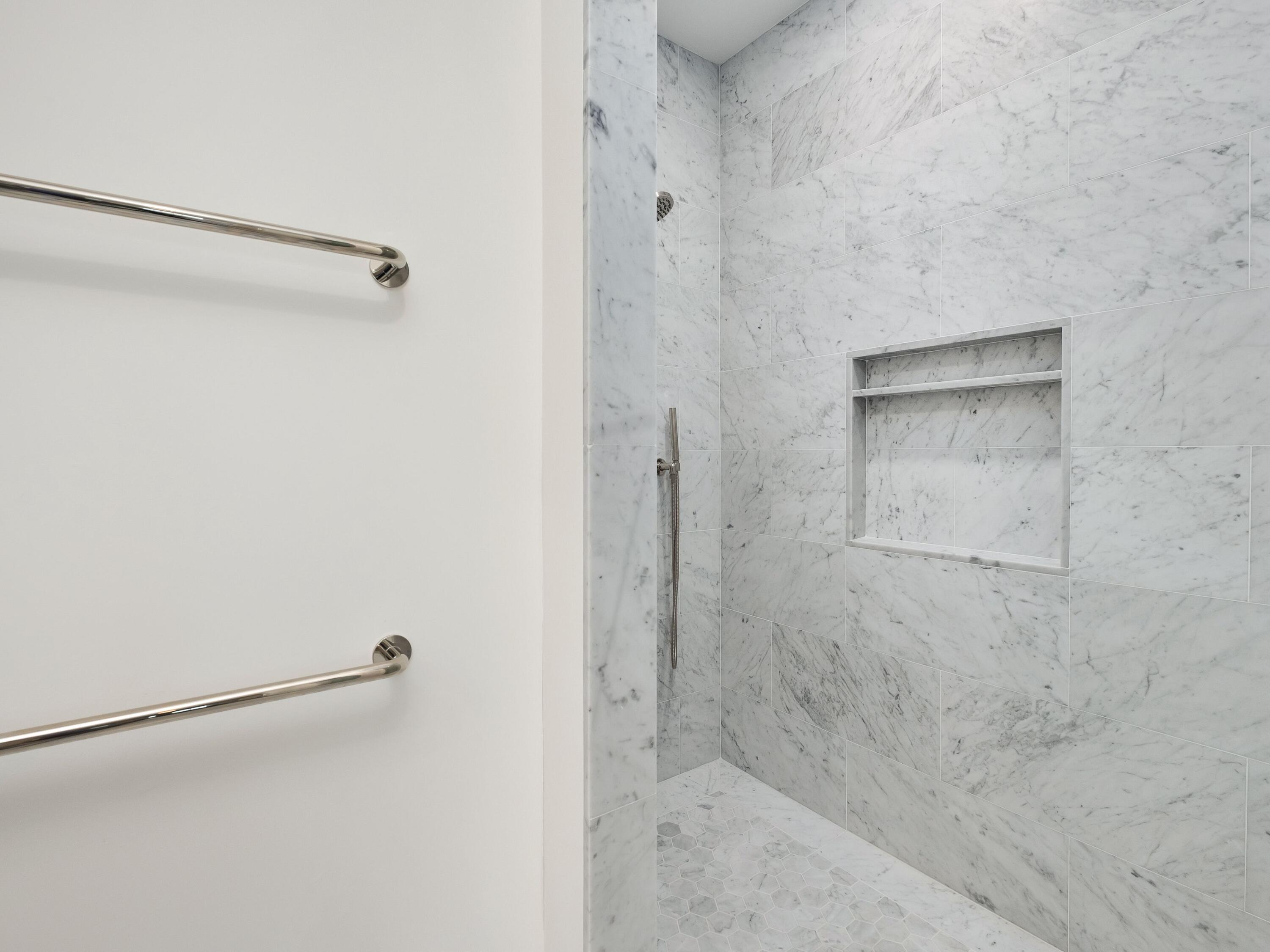 45 W Solaire Way, 304