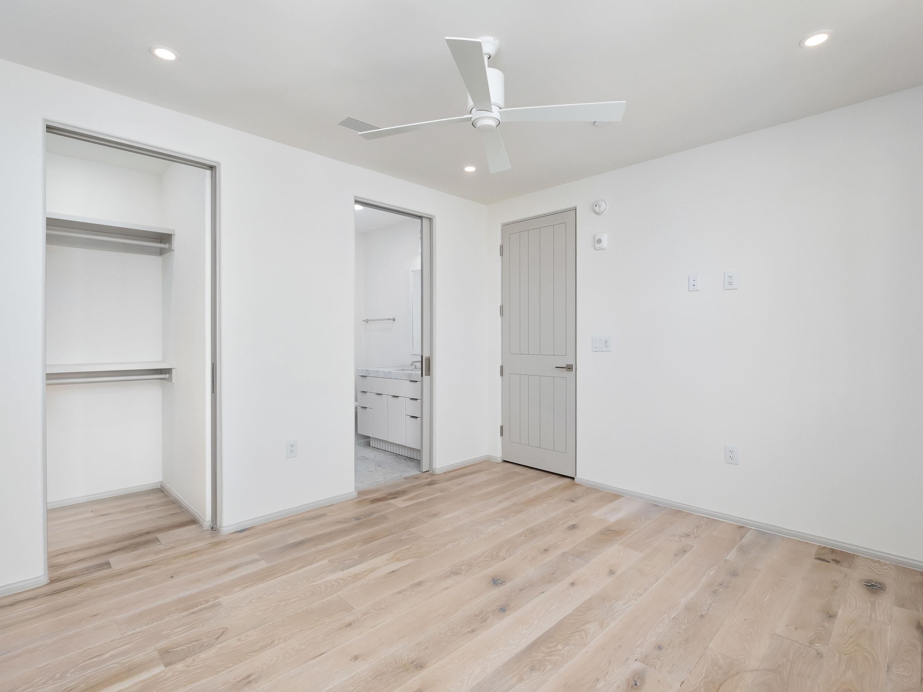 45 W Solaire Way, 304