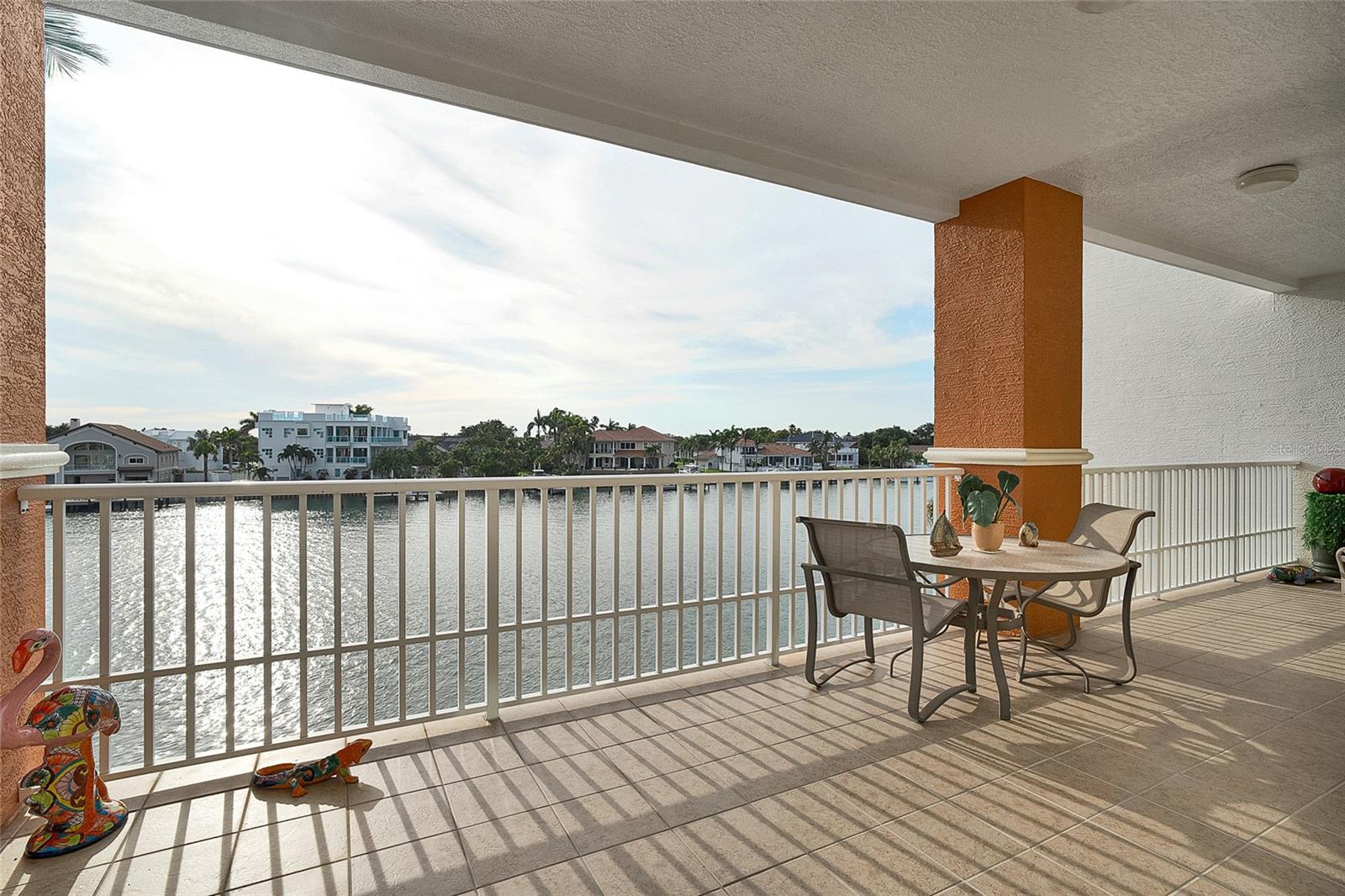 610 PINELLAS BAYWAY S #5202