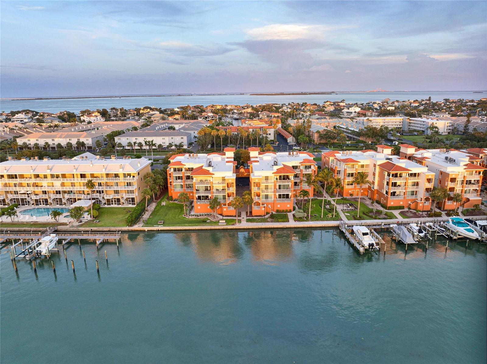 610 PINELLAS BAYWAY S #5202