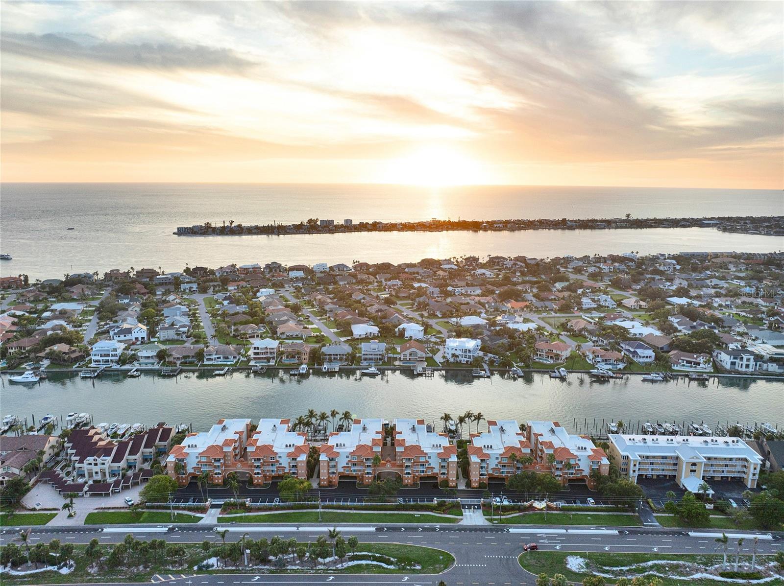 610 PINELLAS BAYWAY S #5202