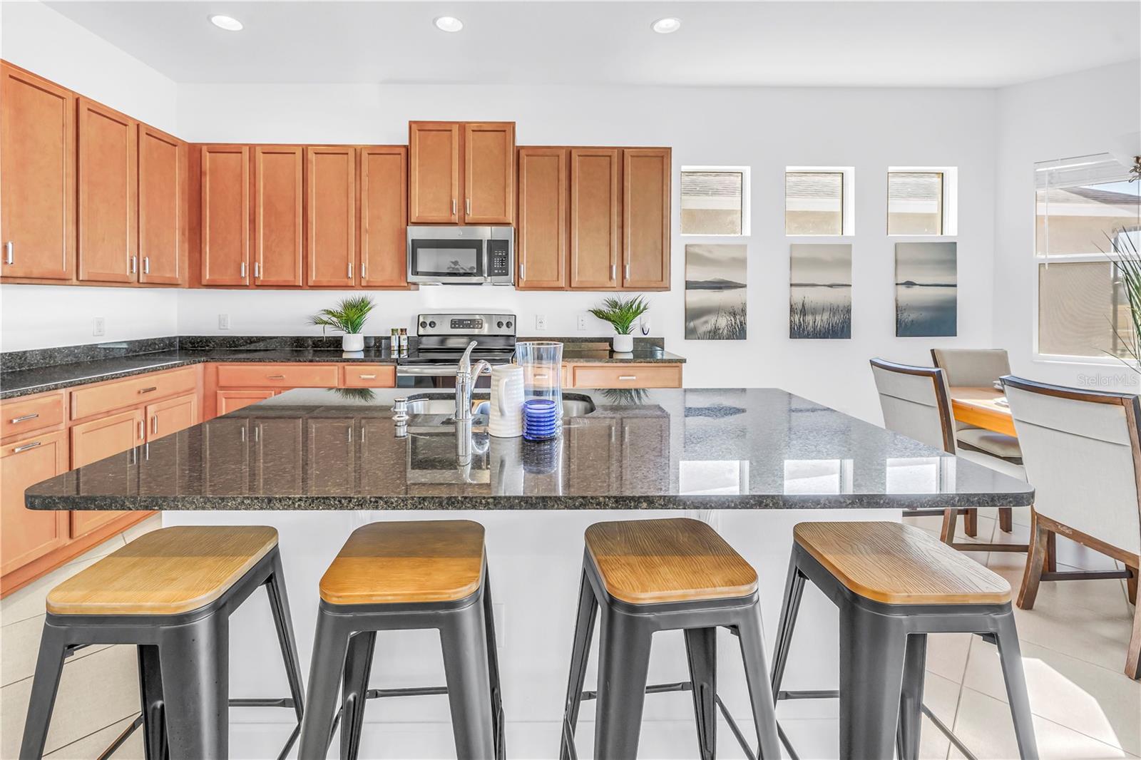 1841 PACIFIC DUNES DR