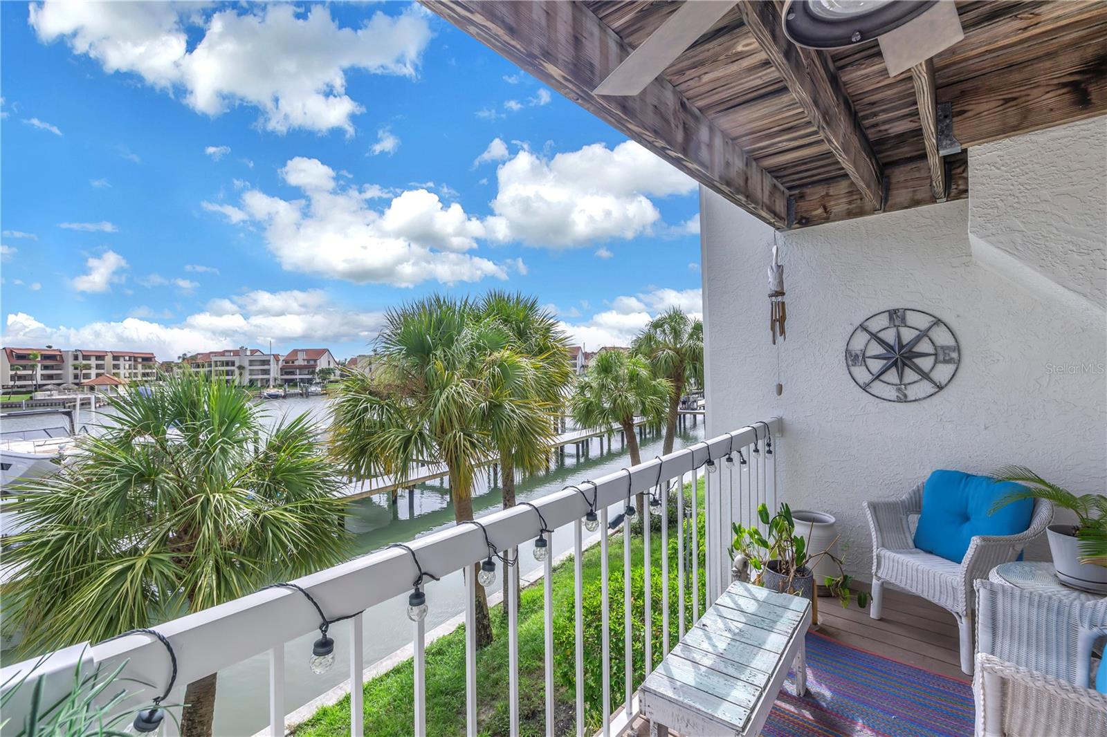 117 YACHT CLUB LN